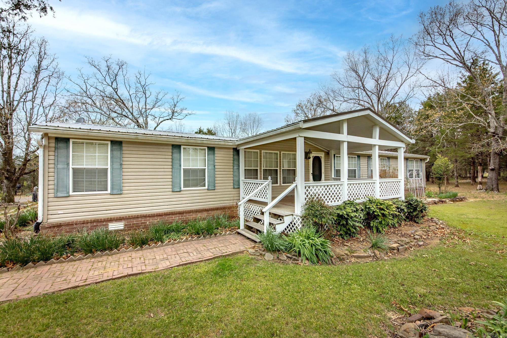 103 N Skyview  Romance, AR