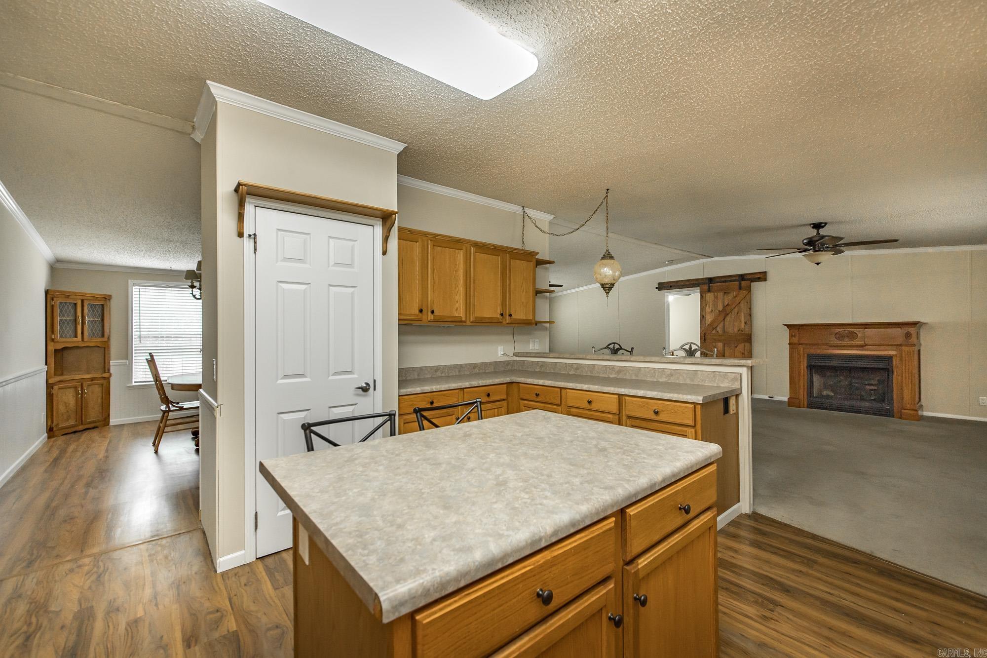 103 N Skyview  Romance, AR
