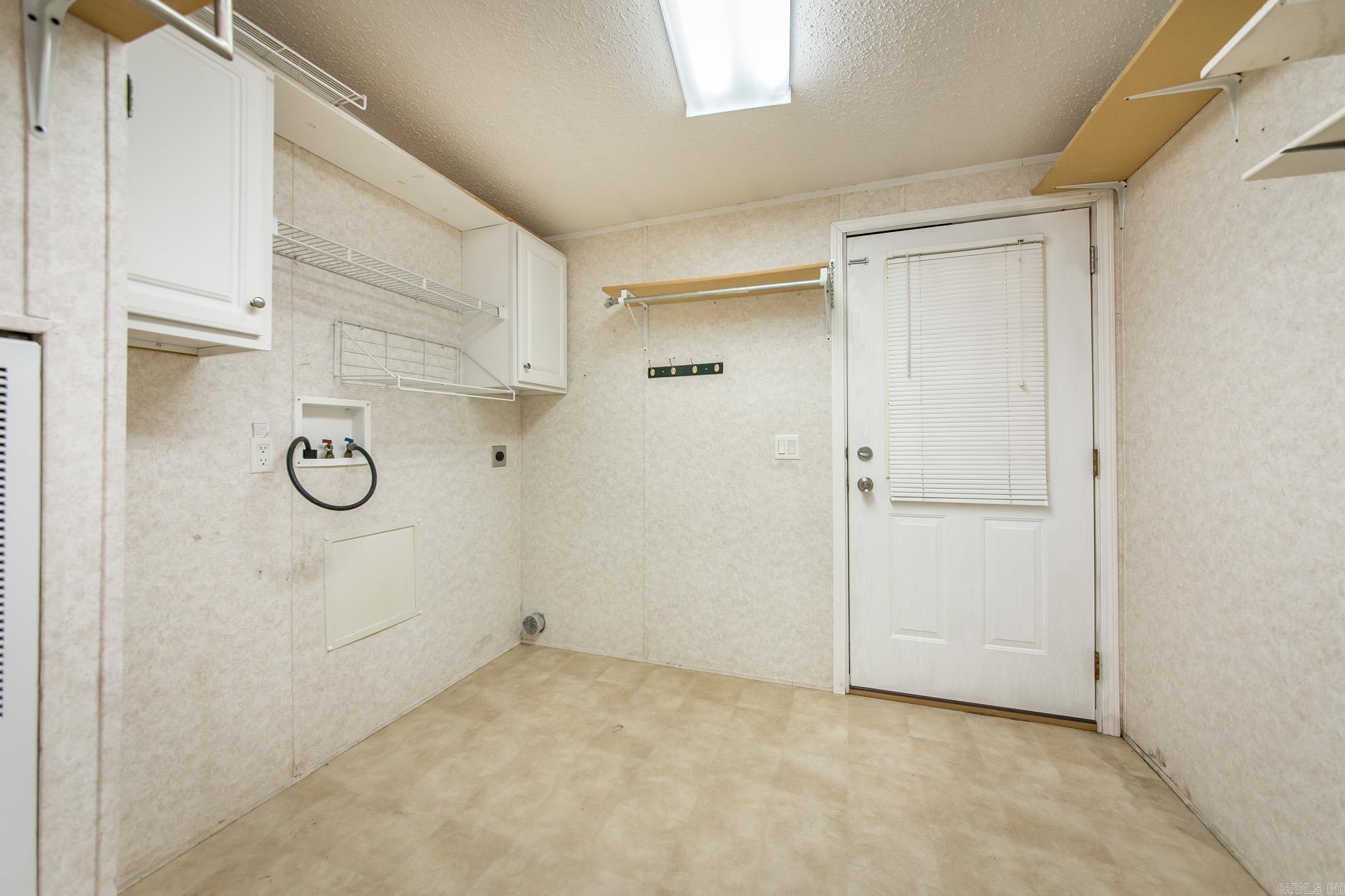 103 N Skyview  Romance, AR