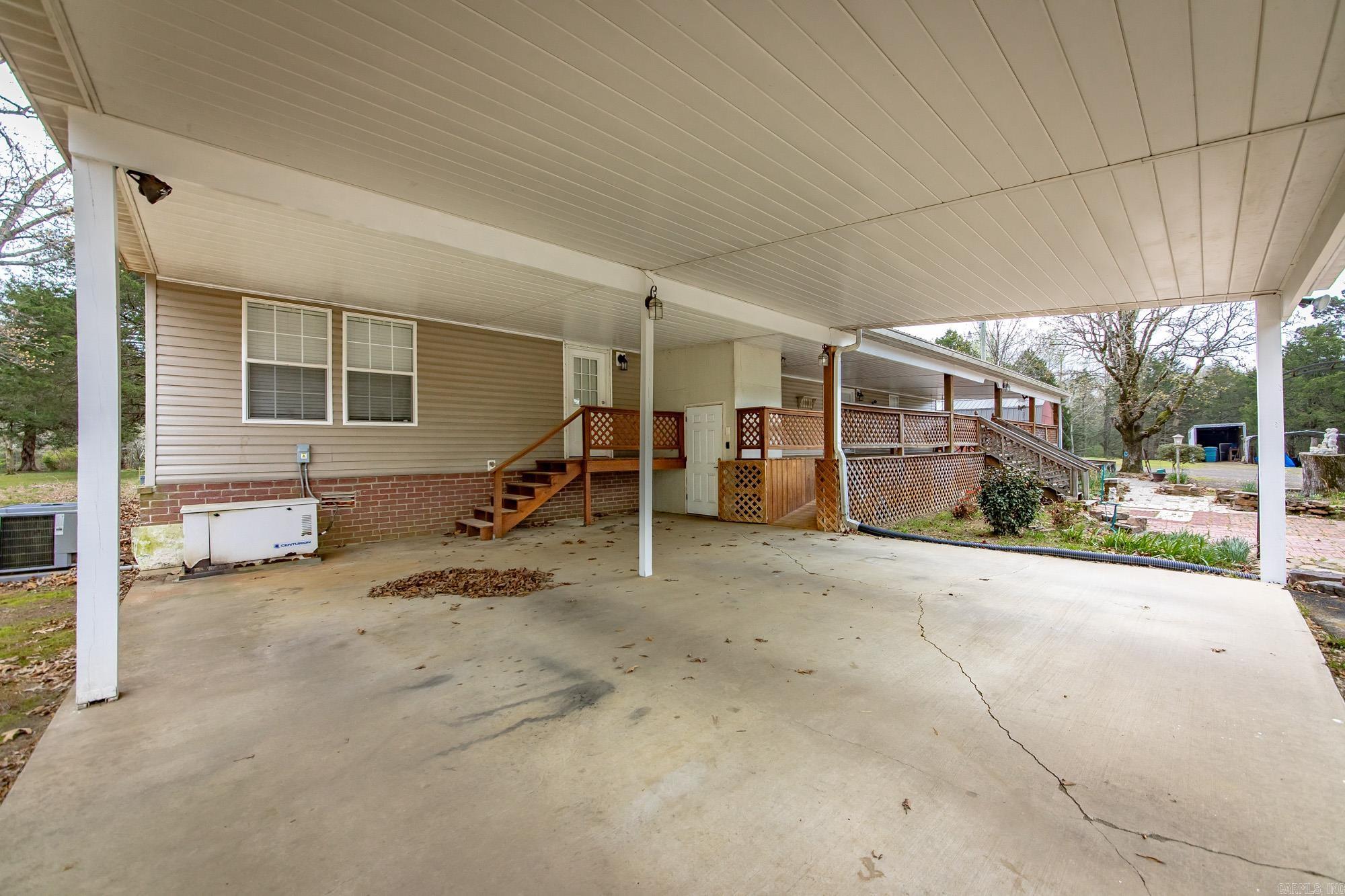 103 N Skyview  Romance, AR