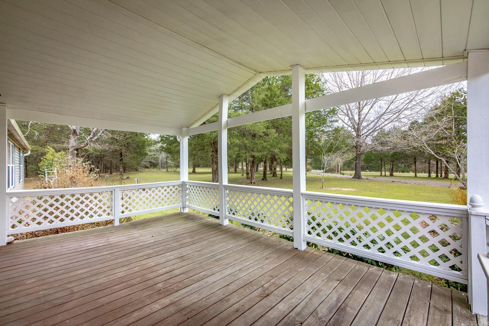 103 N Skyview  Romance, AR