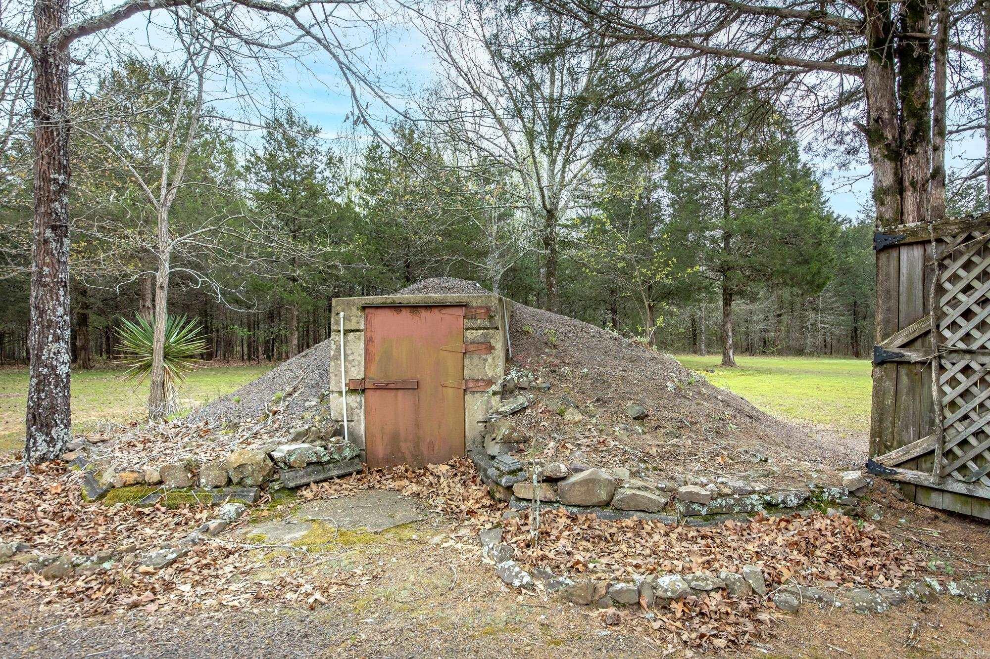 103 N Skyview  Romance, AR