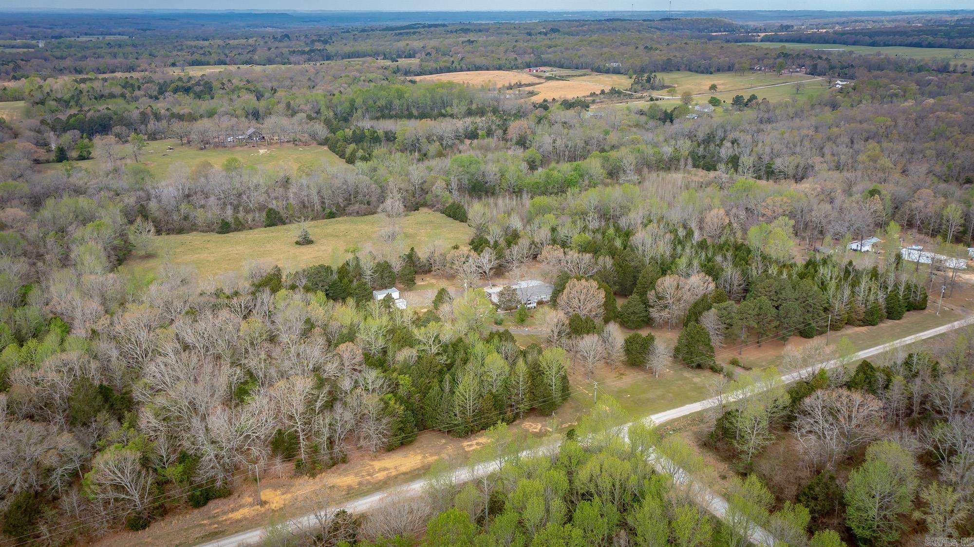 103 N Skyview  Romance, AR