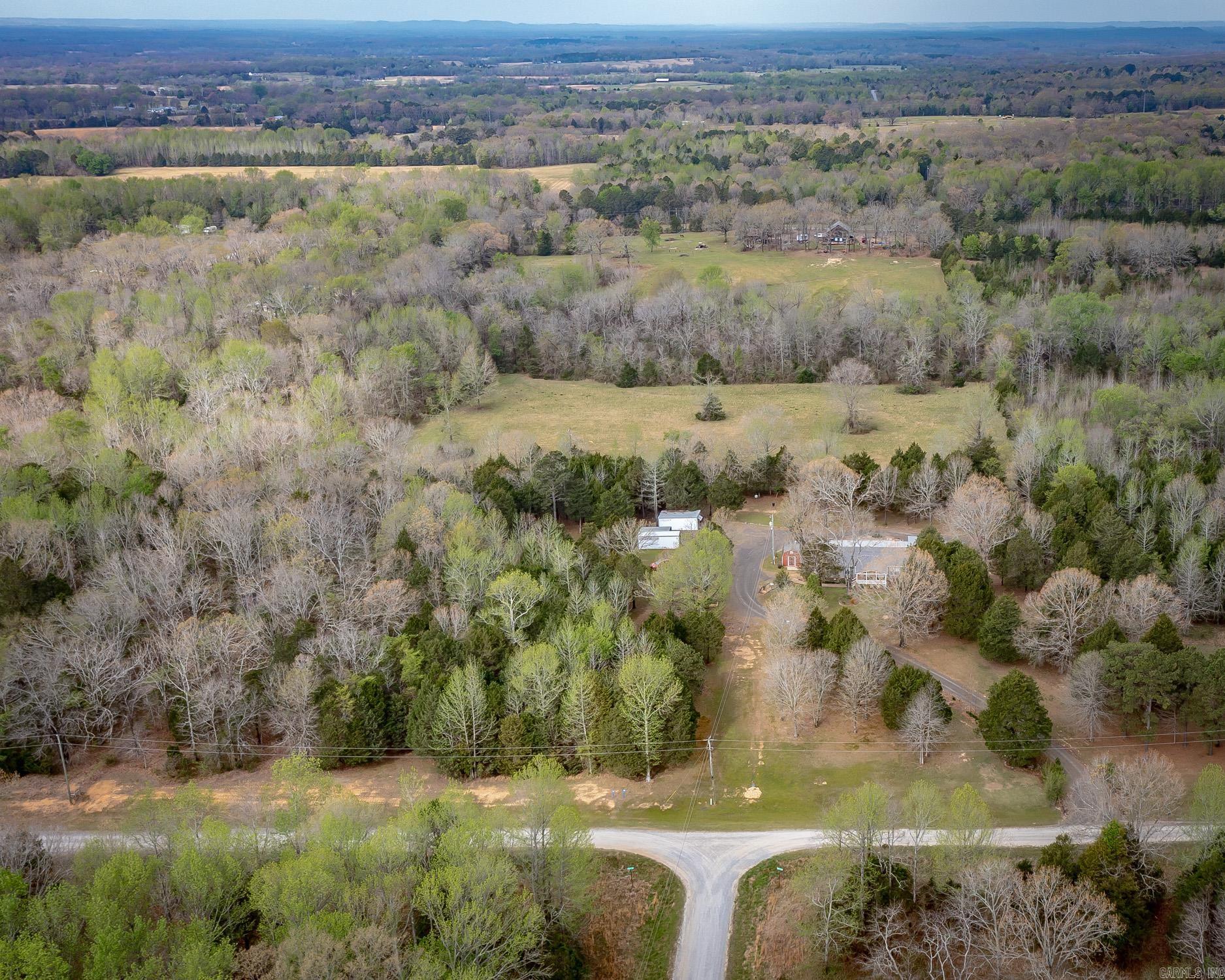 103 N Skyview  Romance, AR