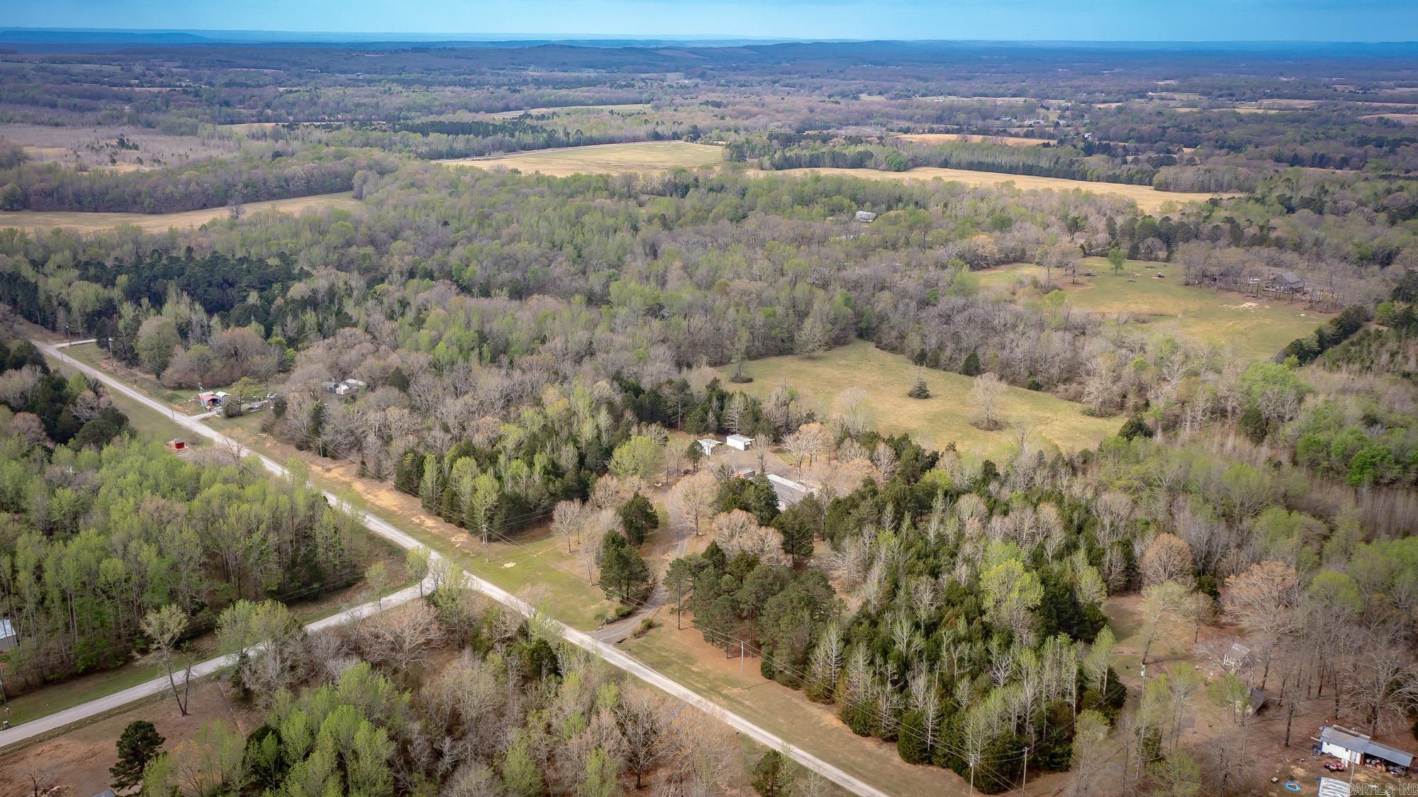 103 N Skyview  Romance, AR