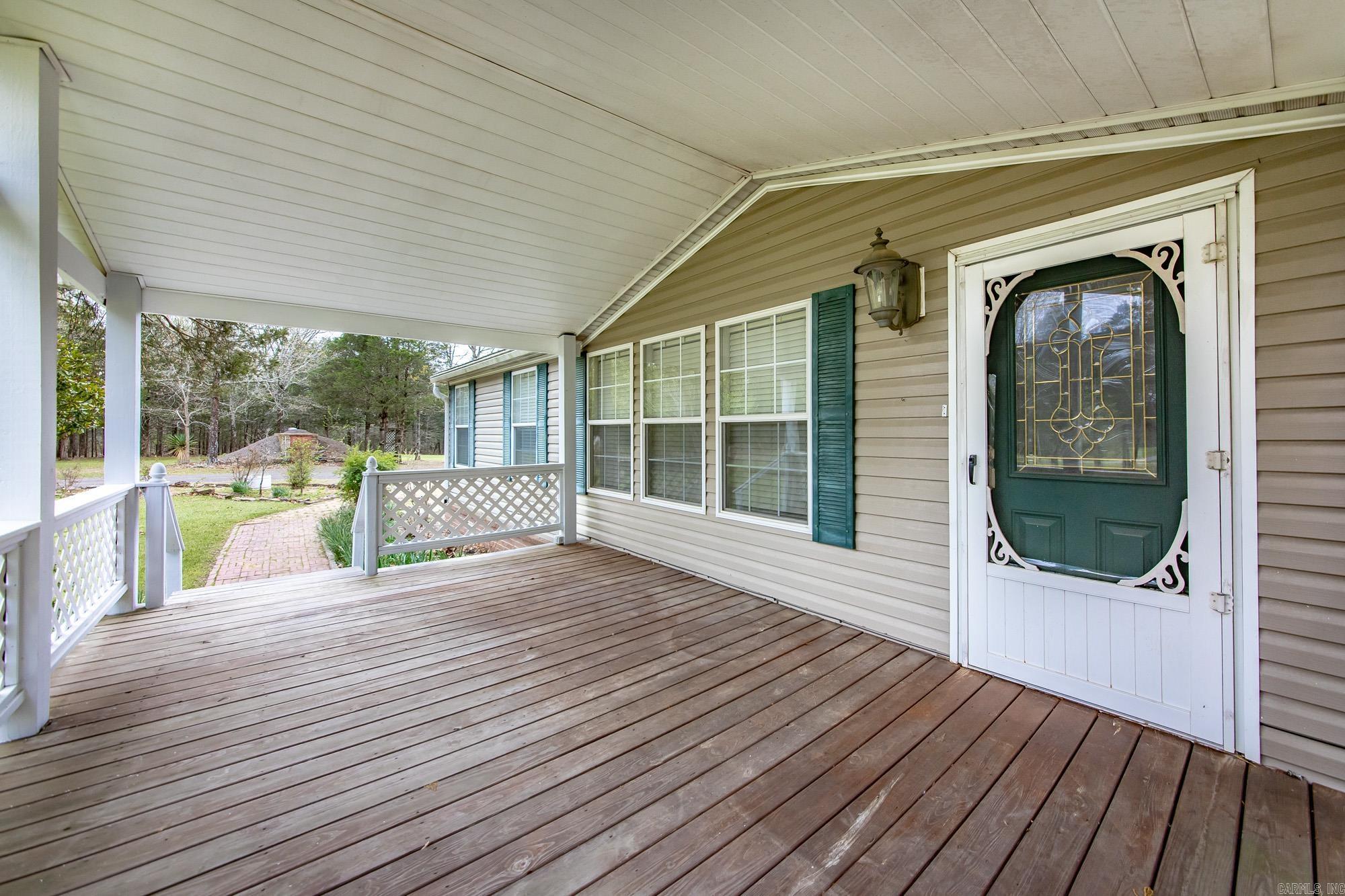 103 N Skyview  Romance, AR