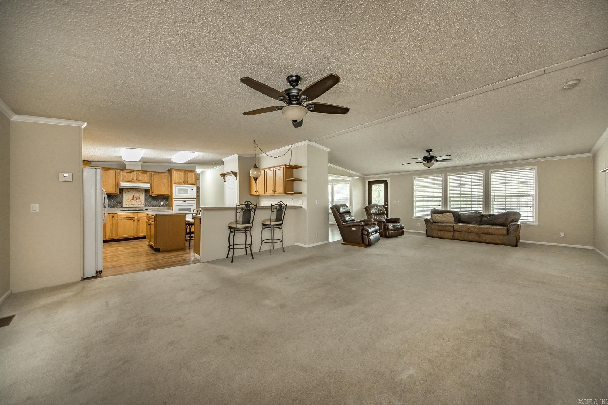 103 N Skyview  Romance, AR