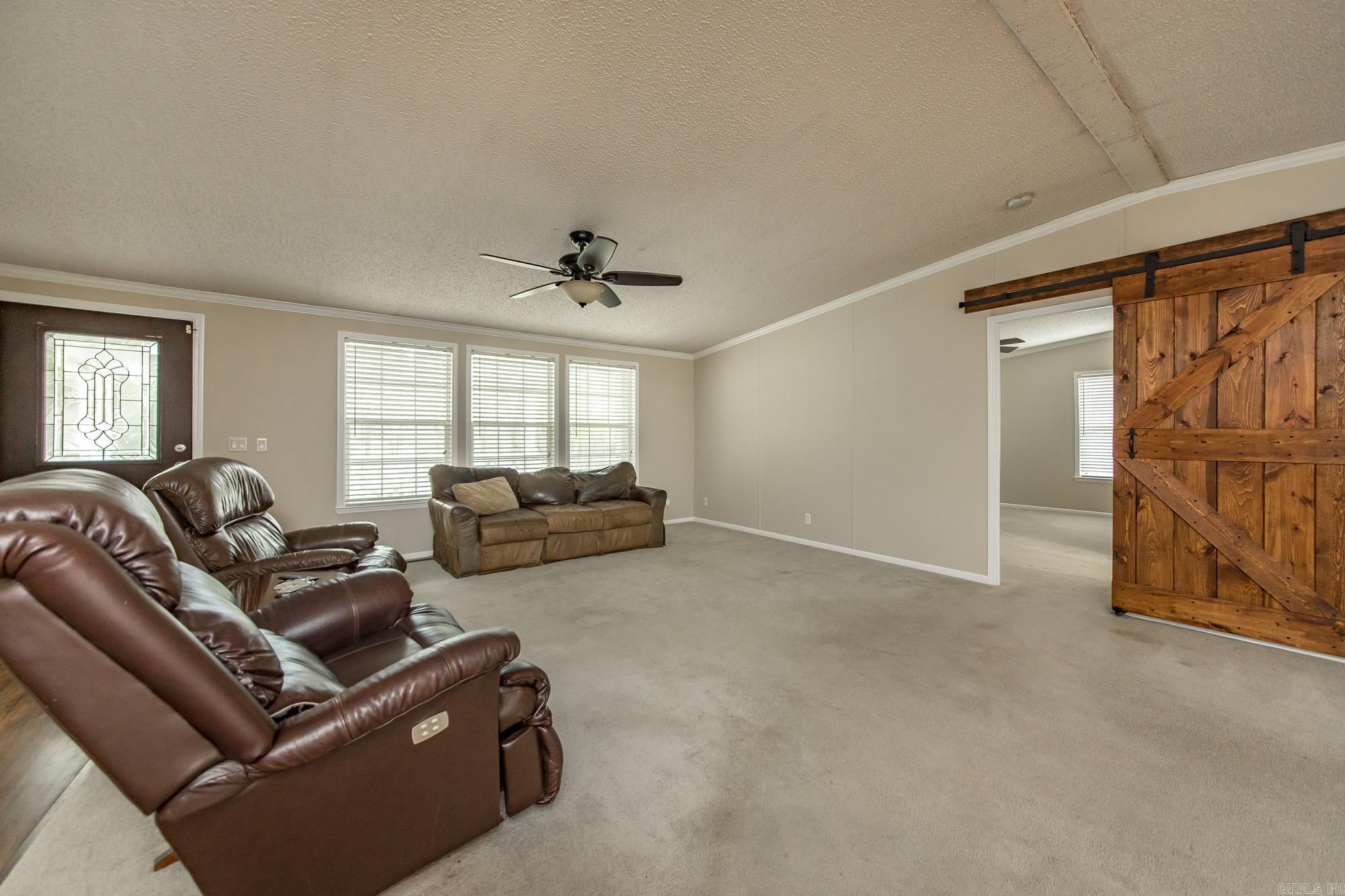 103 N Skyview  Romance, AR