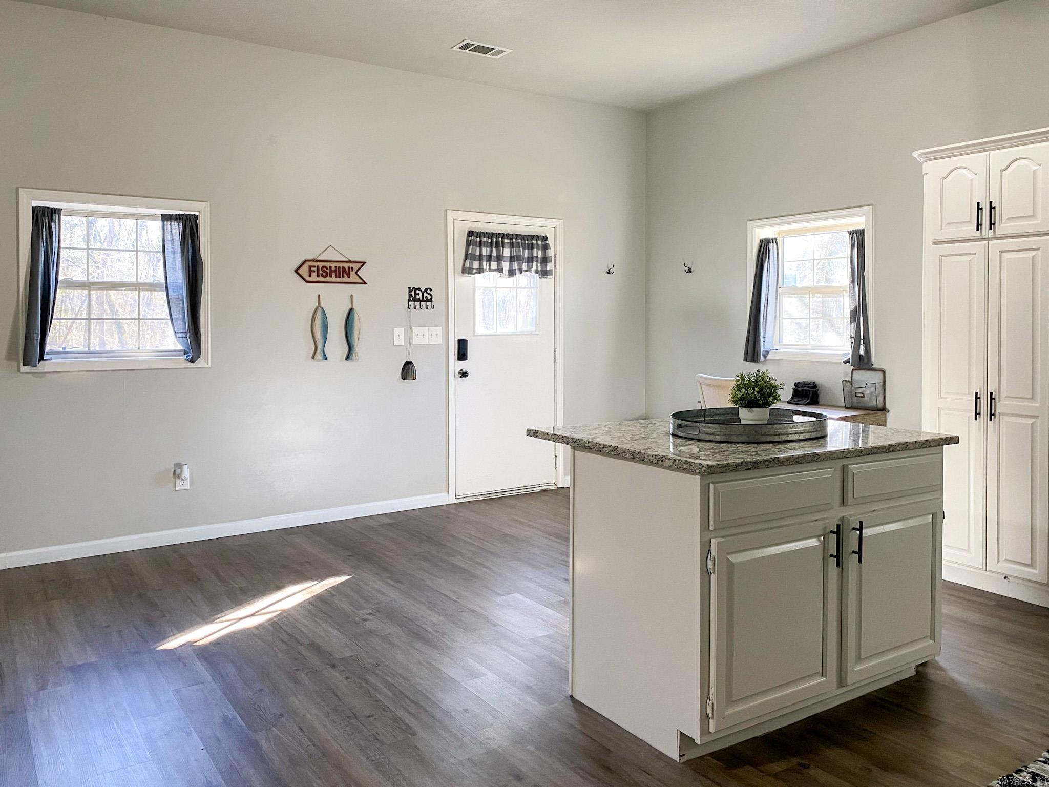 333 County Rd. Marion CR 7004  Flippin, AR