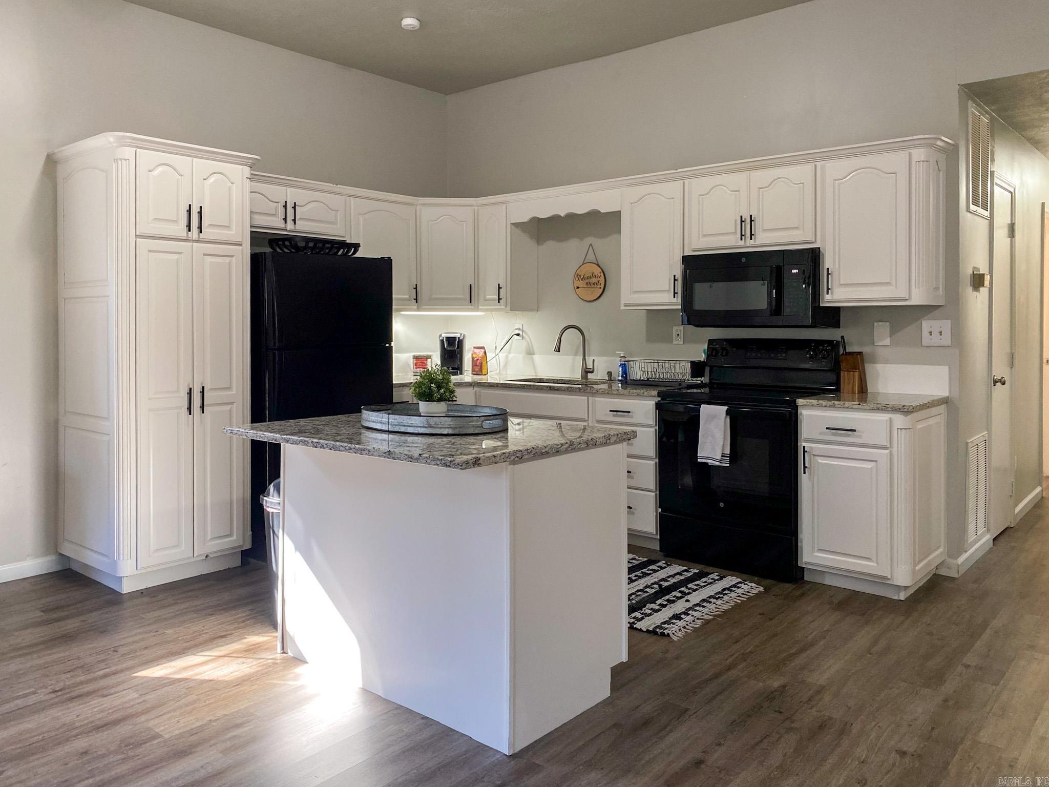 333 County Rd. Marion CR 7004  Flippin, AR