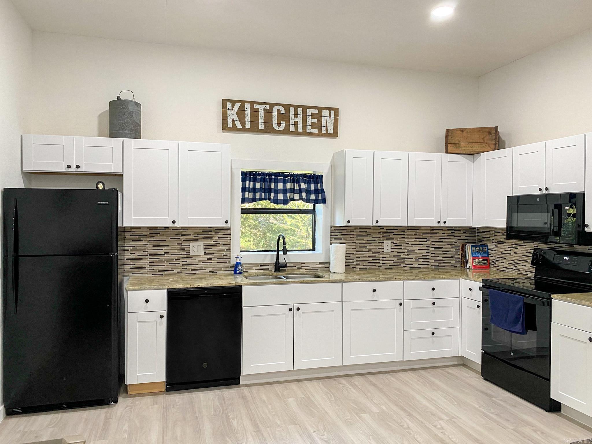 333 County Rd. Marion CR 7004  Flippin, AR