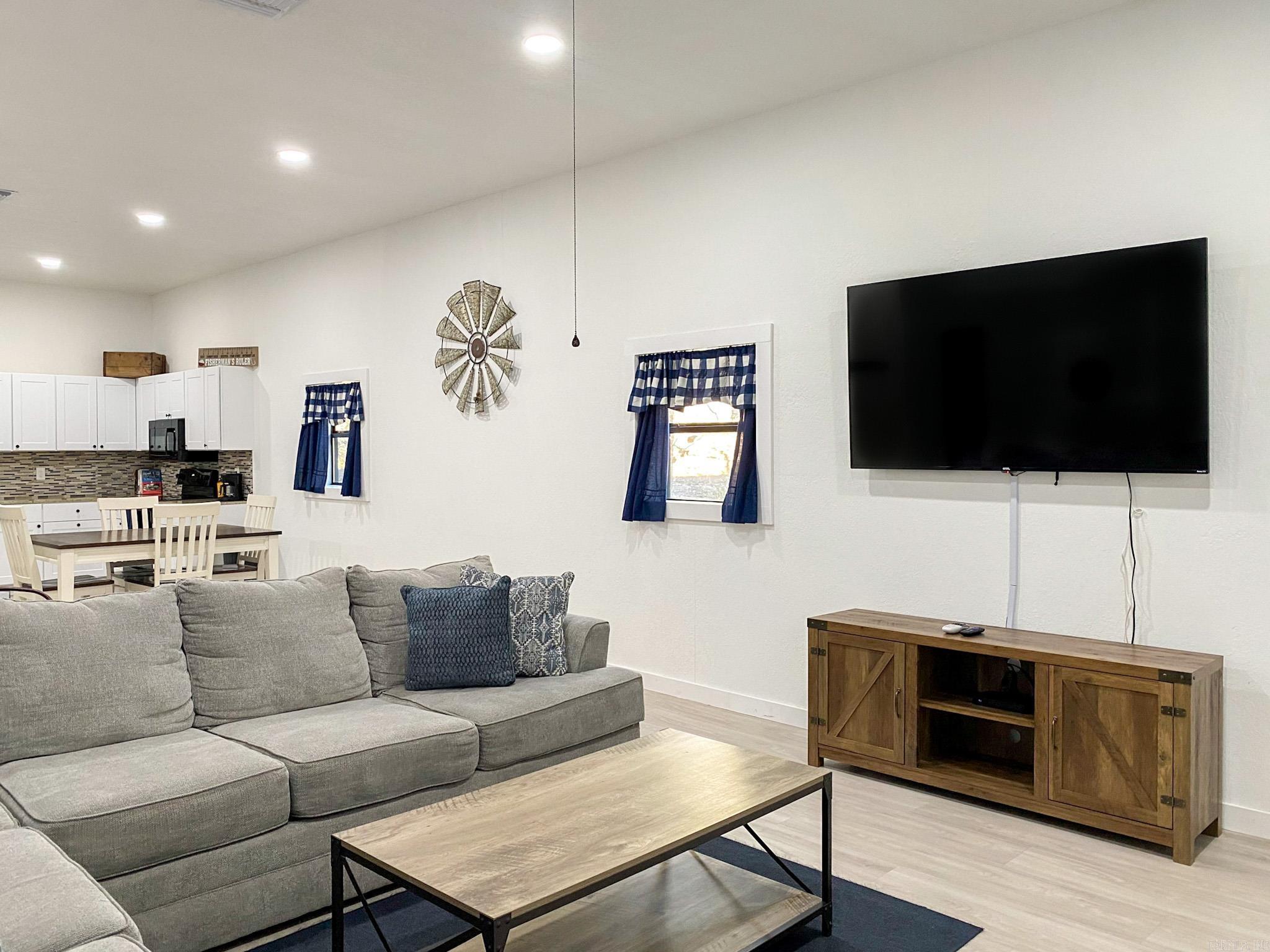 333 County Rd. Marion CR 7004  Flippin, AR