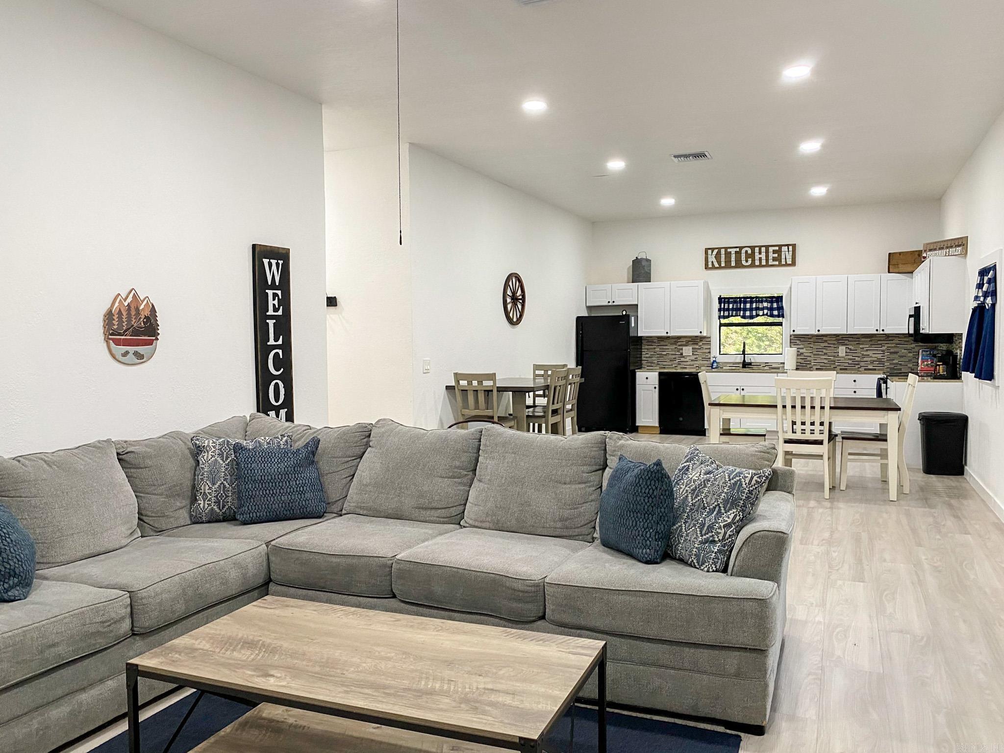 333 County Rd. Marion CR 7004  Flippin, AR