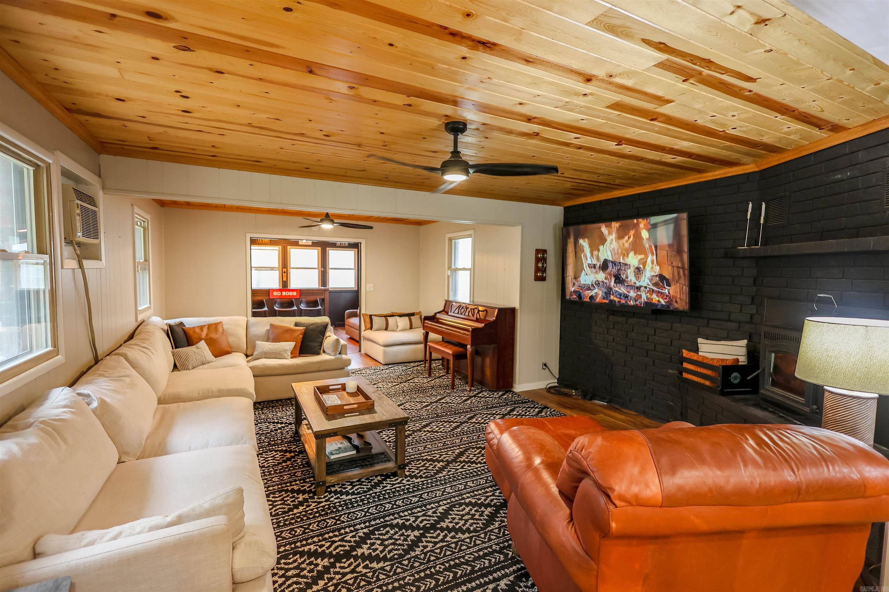 92 Cinnamon  Mount Ida, AR