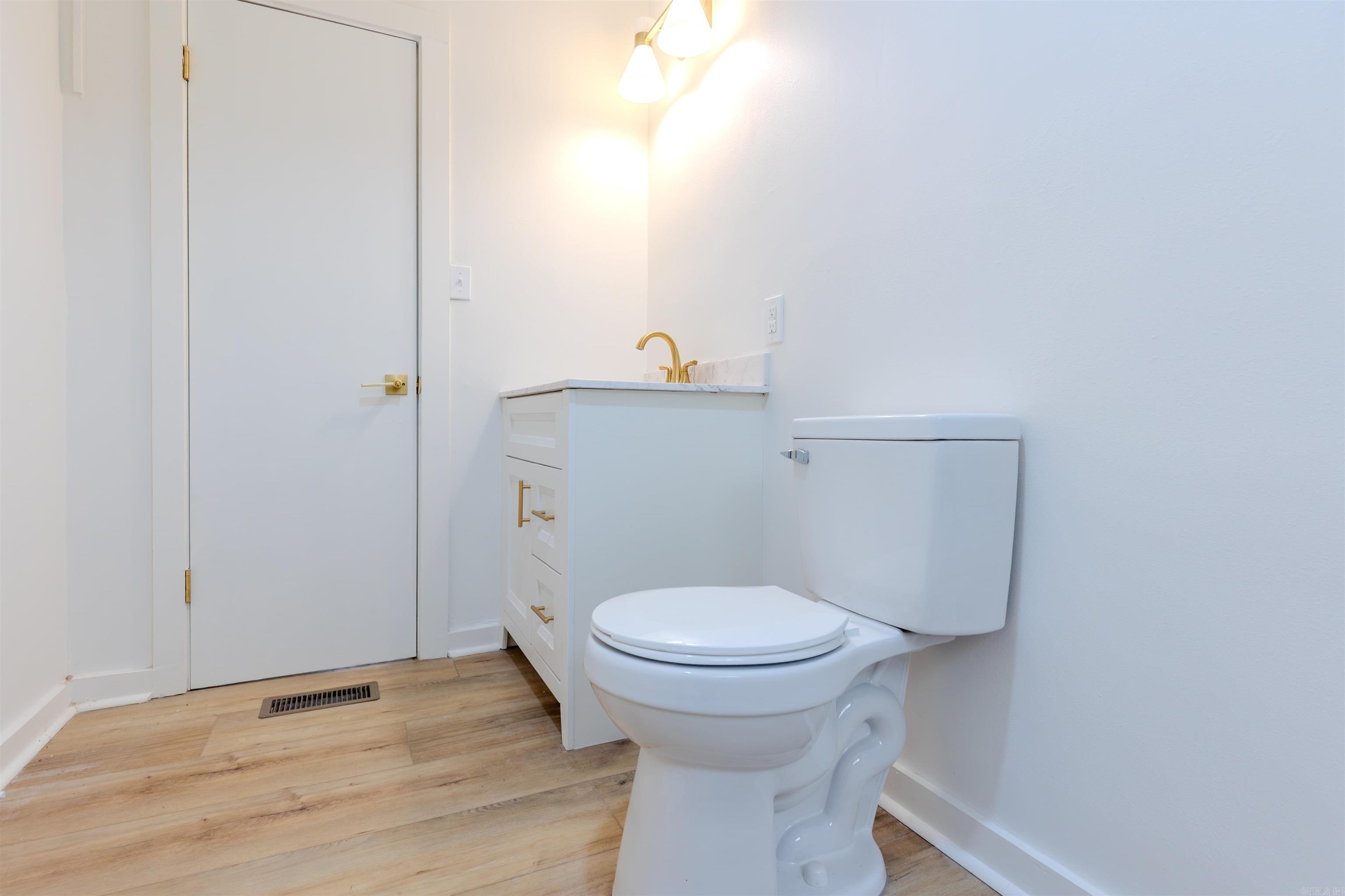 90 Mimosa  Houston, AR