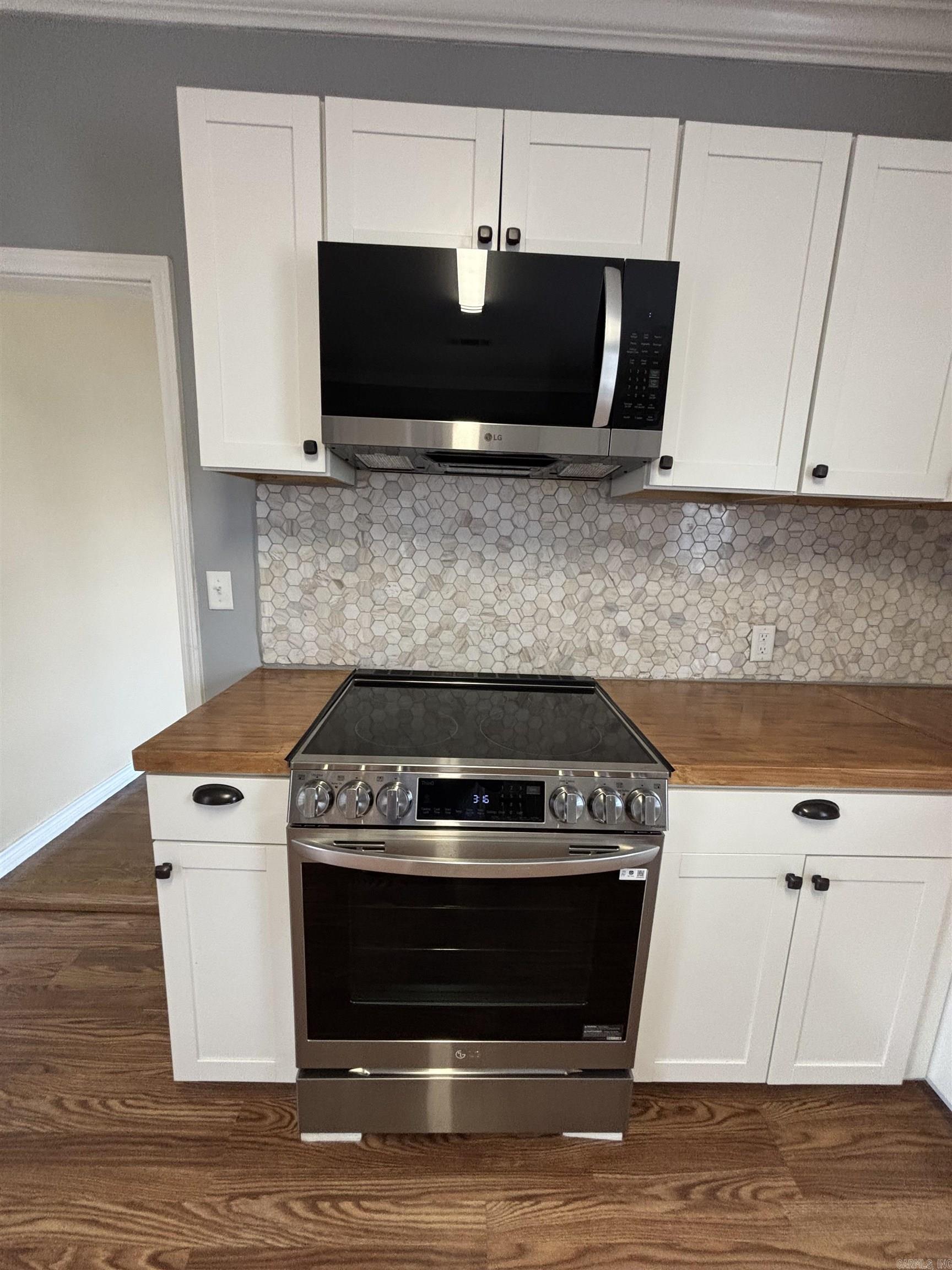 220 College St  Lonoke, AR