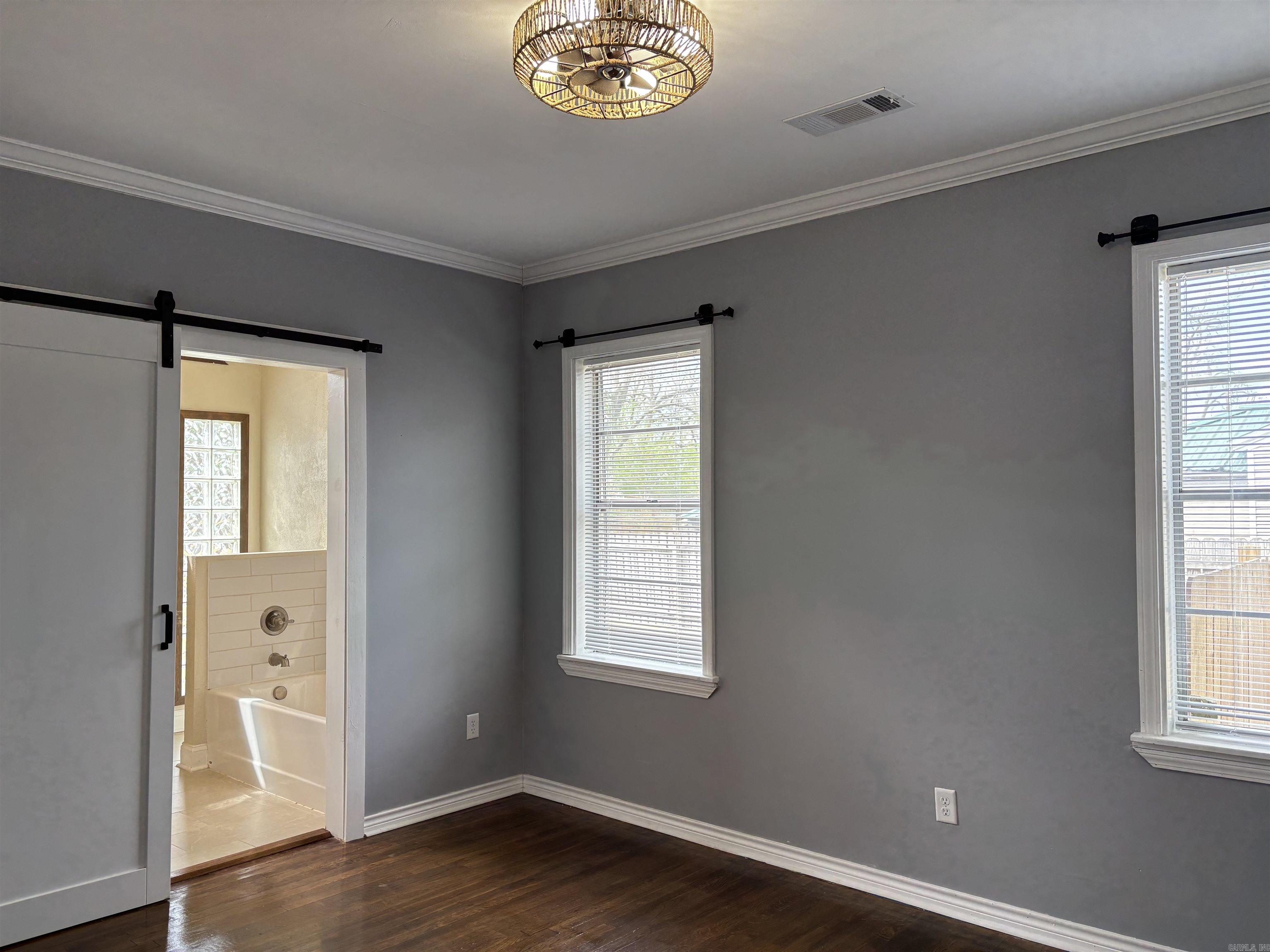 220 College St  Lonoke, AR