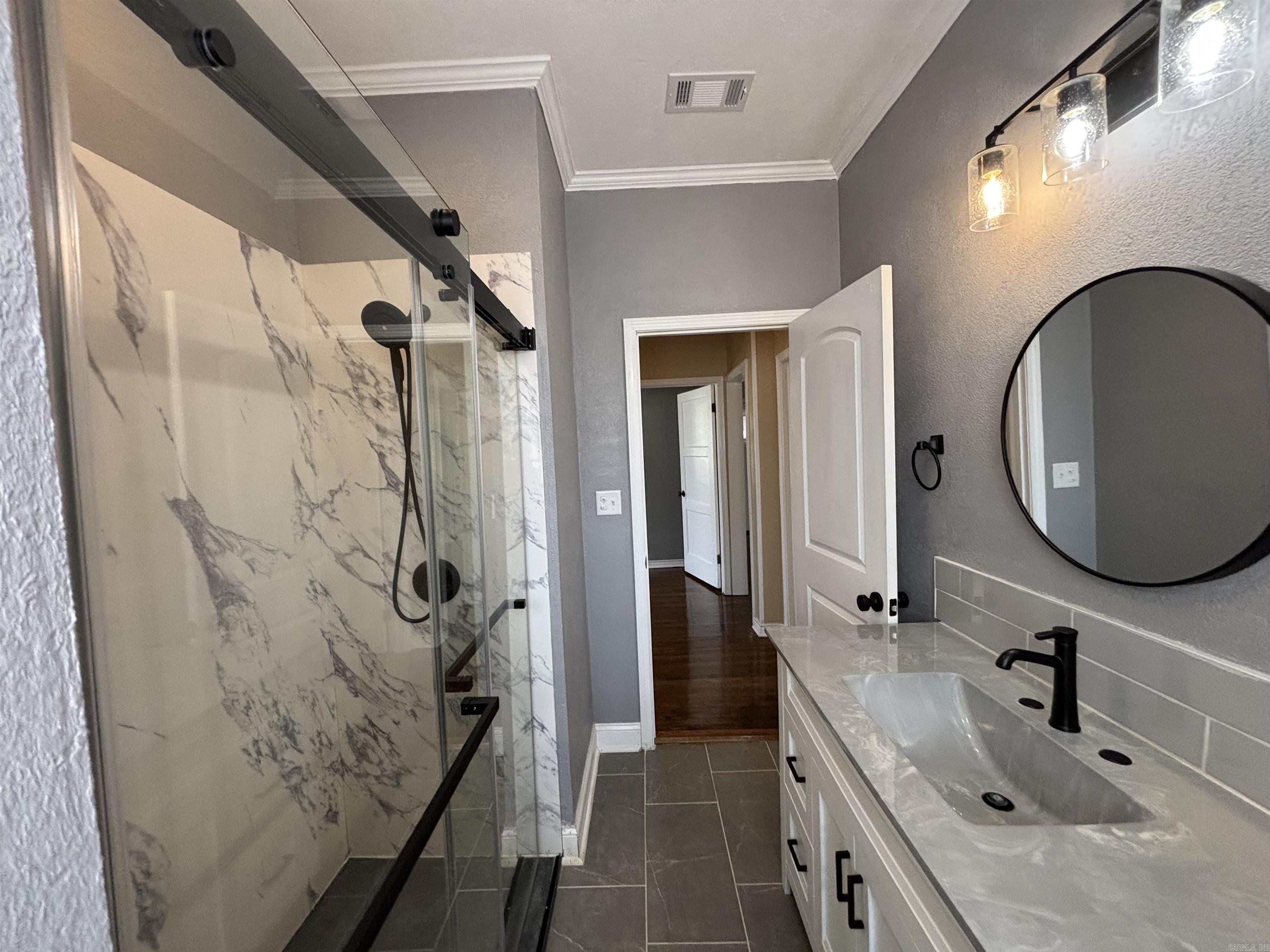 220 College St  Lonoke, AR