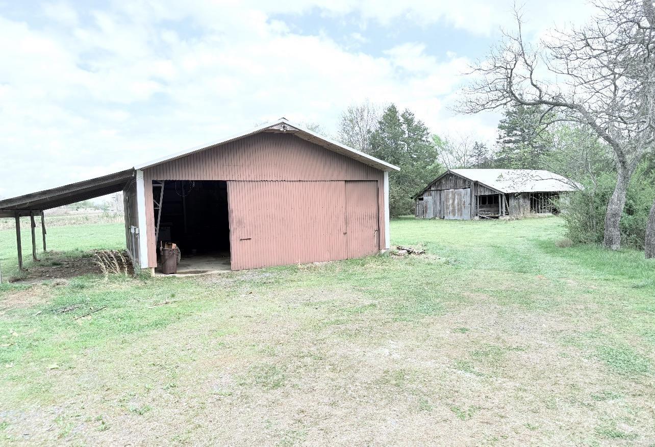 2421 hwy 95 E  Clinton, AR