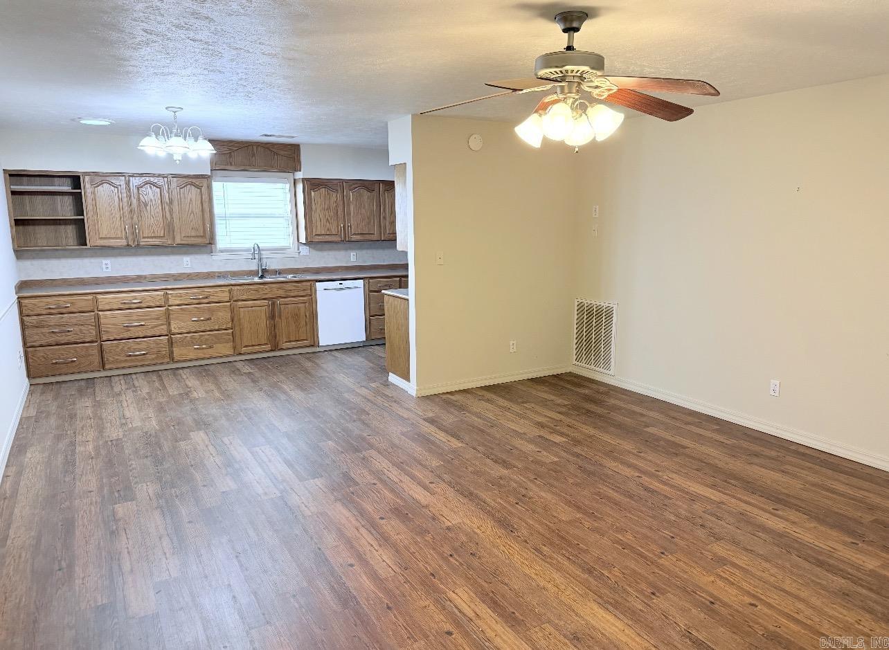 2421 hwy 95 E  Clinton, AR