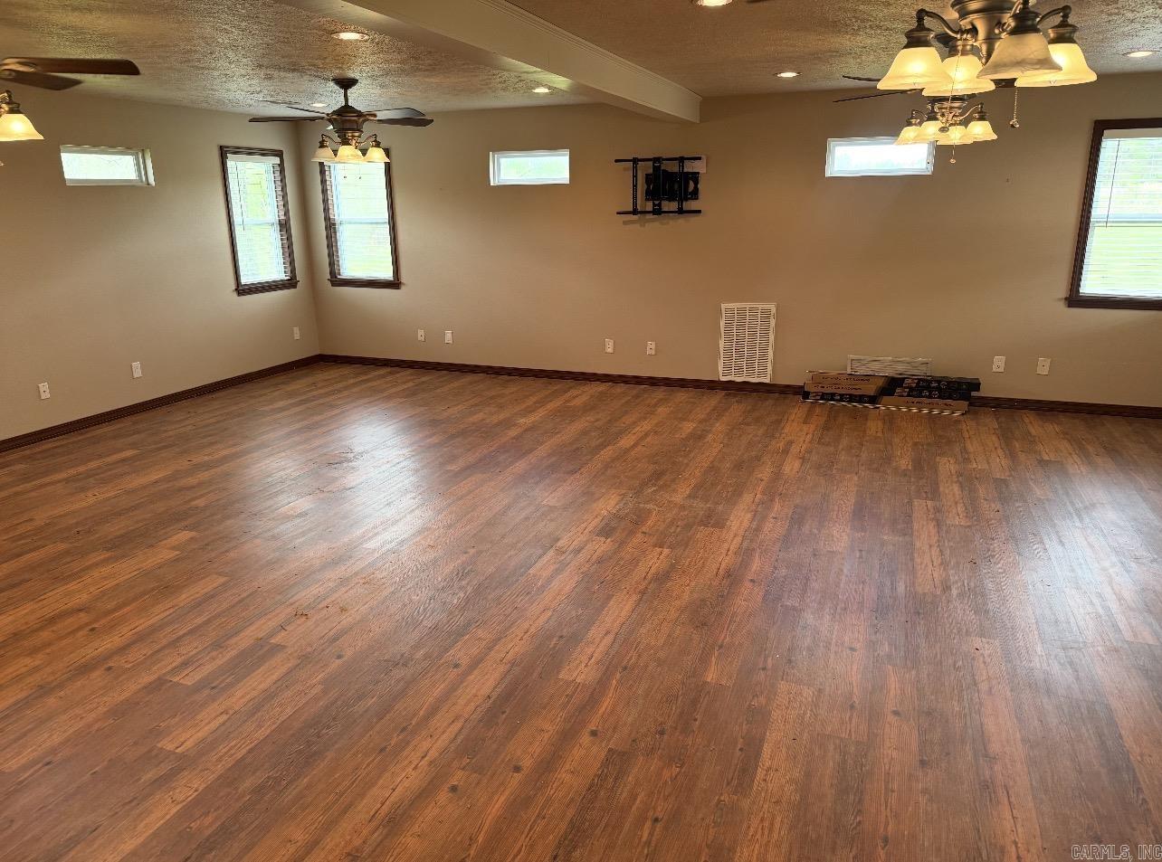 2421 hwy 95 E  Clinton, AR