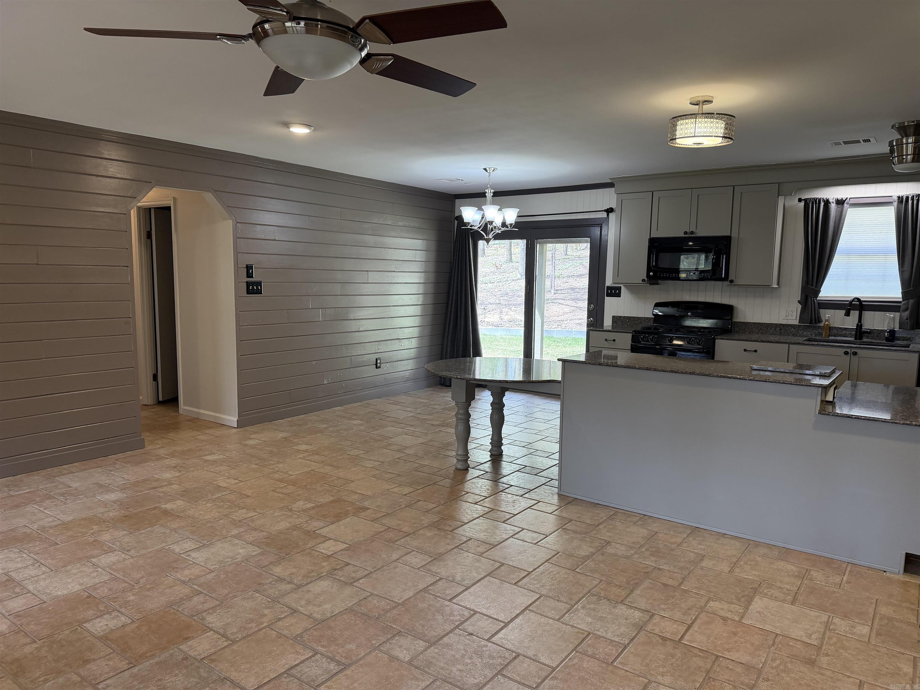 6 Cottontail  Conway, AR