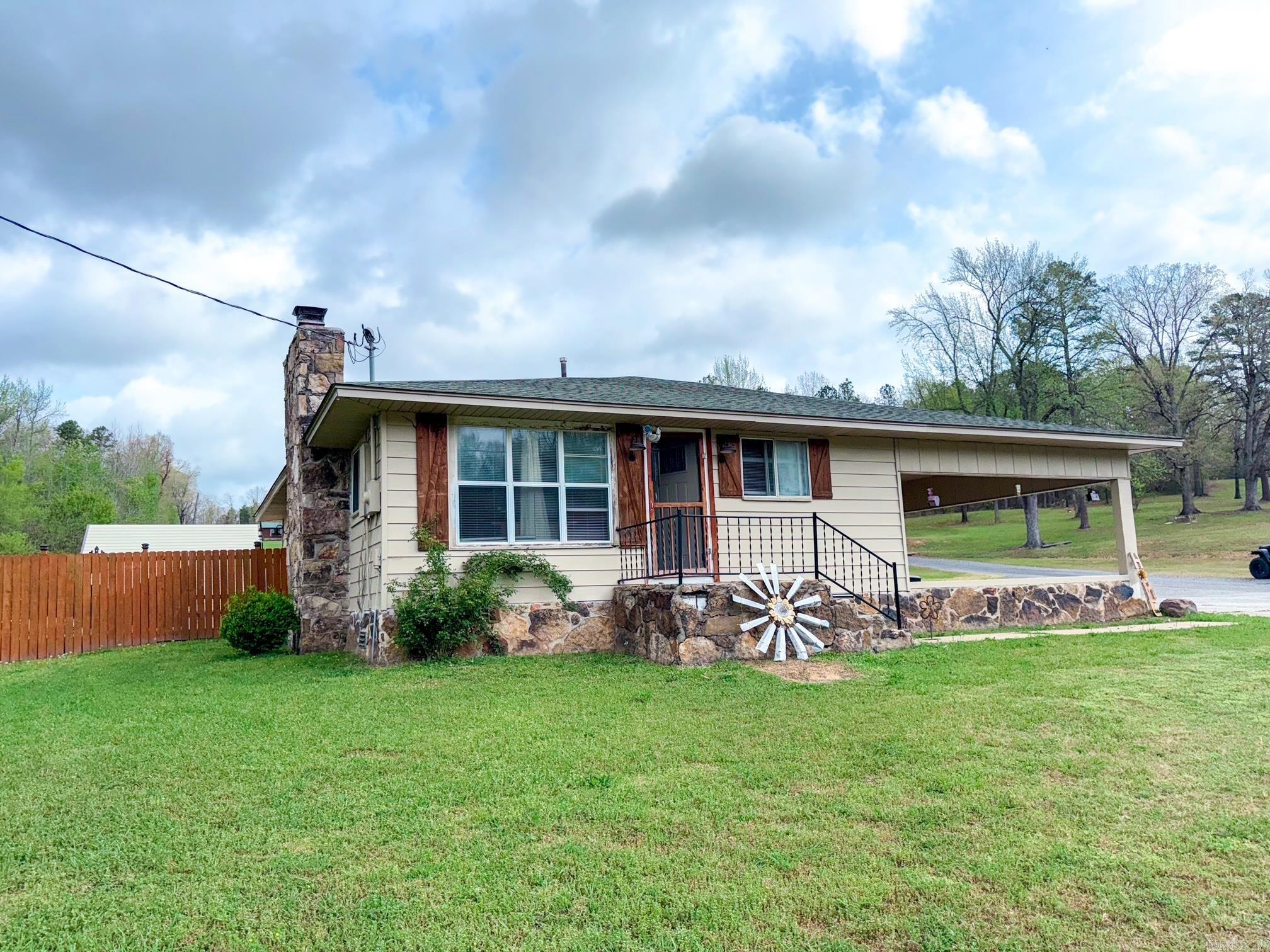 847 Highway 16E  Clinton, AR