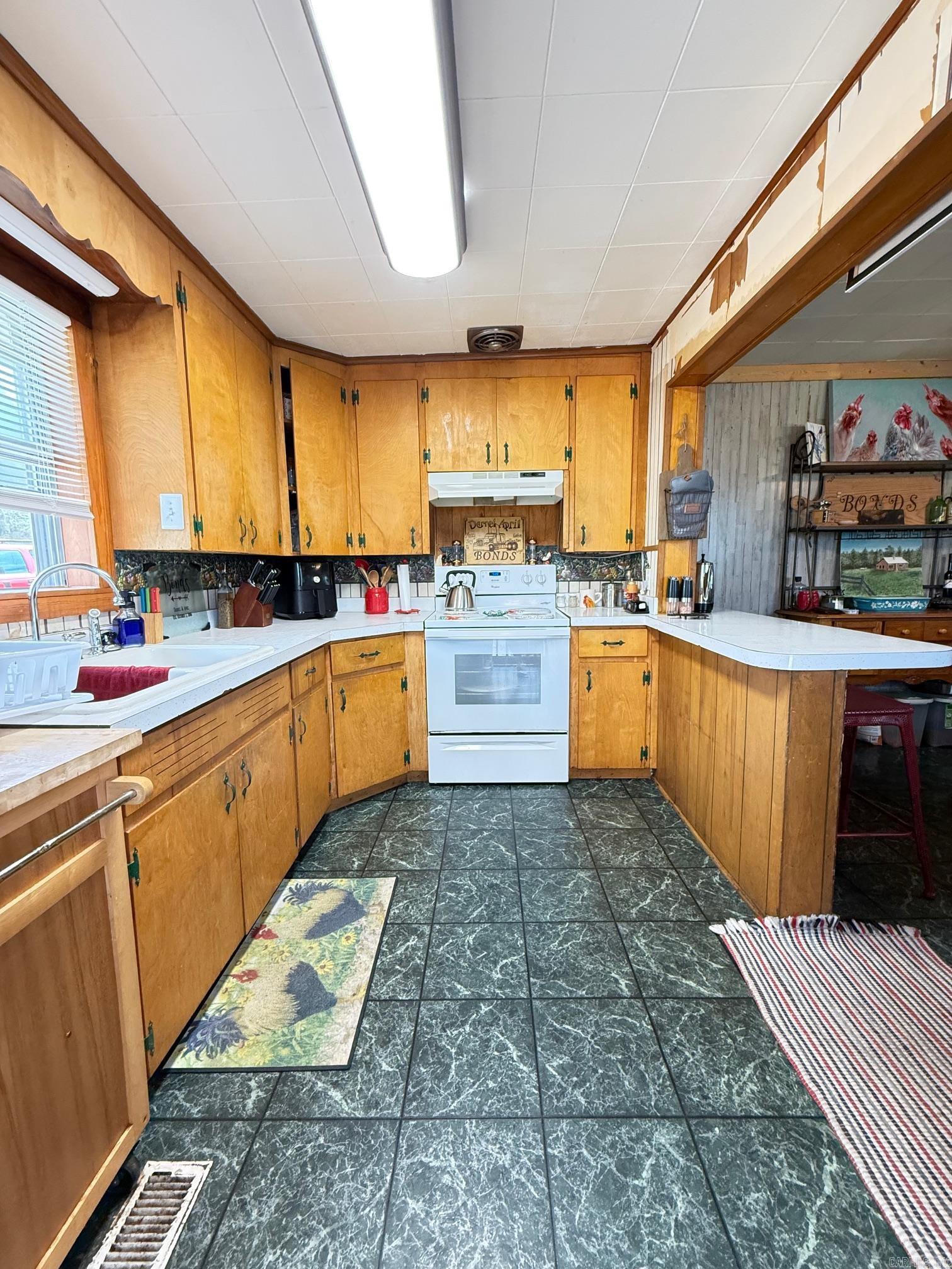 847 Highway 16E  Clinton, AR