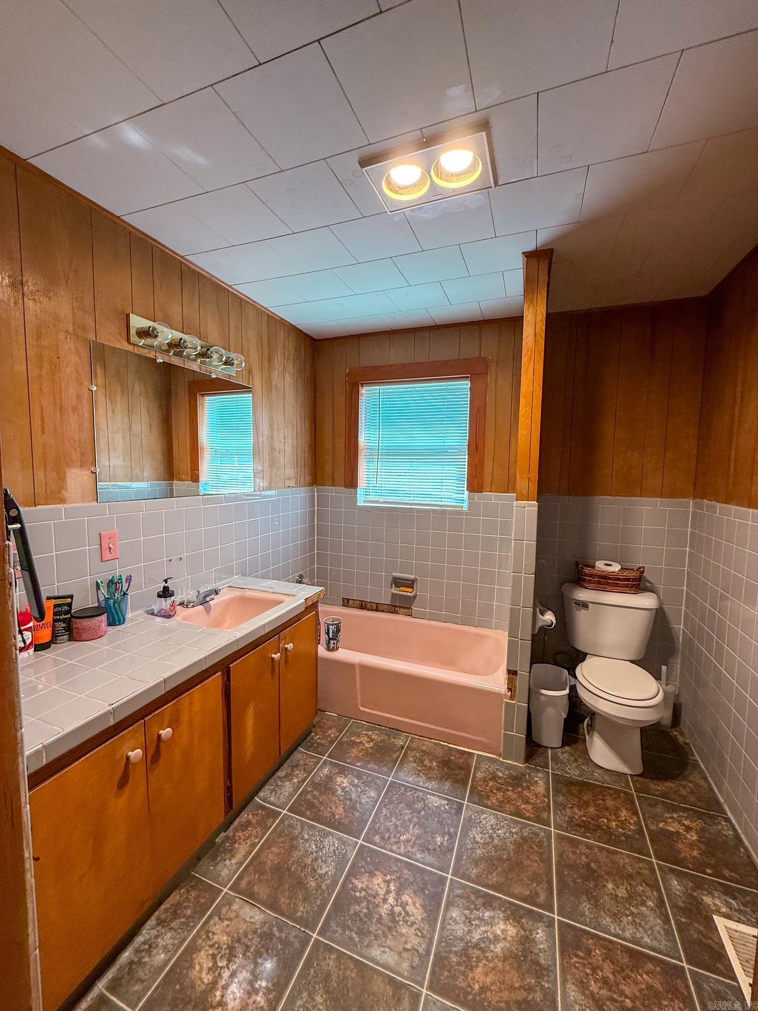 847 Highway 16E  Clinton, AR