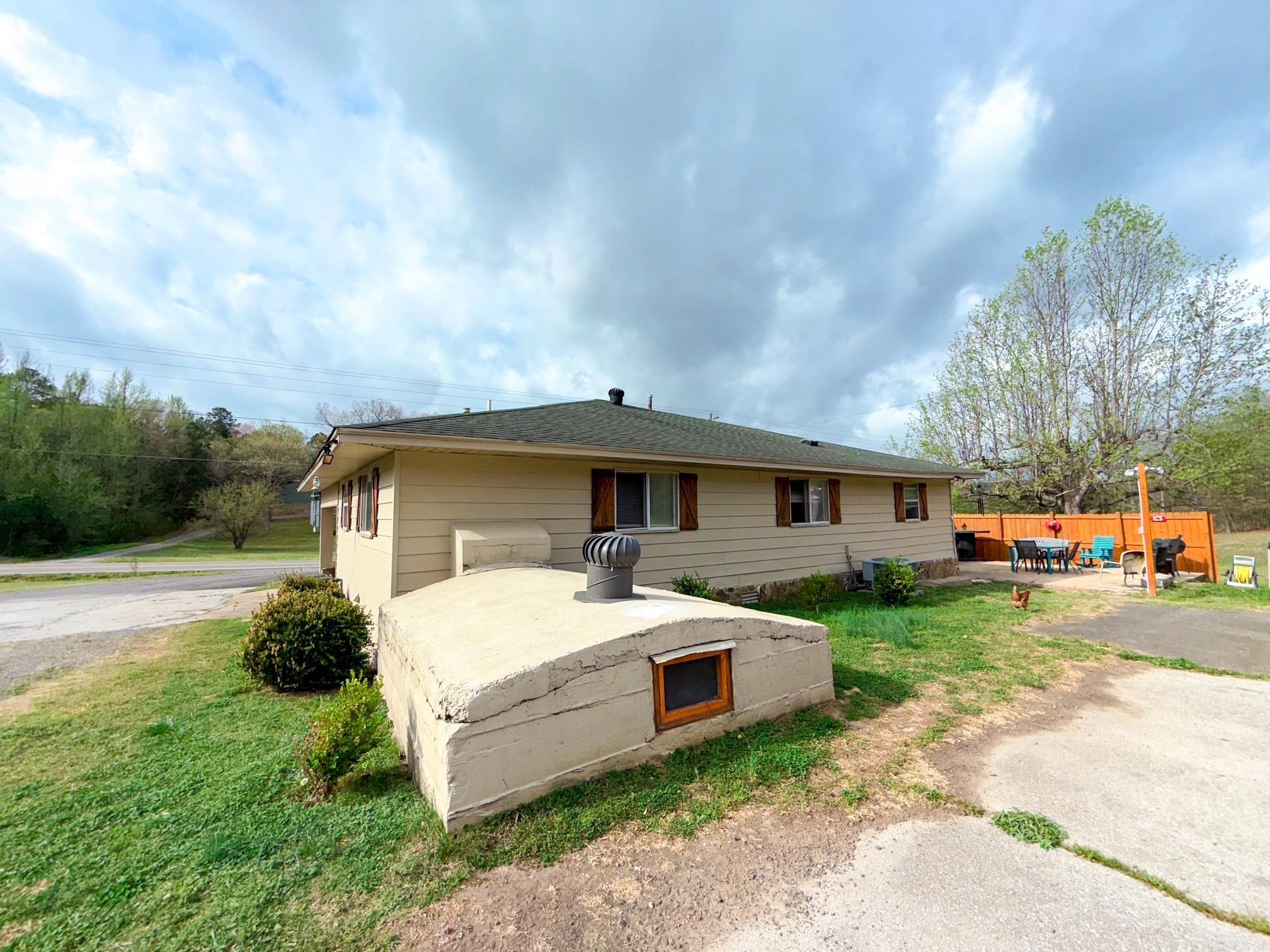 847 Highway 16E  Clinton, AR