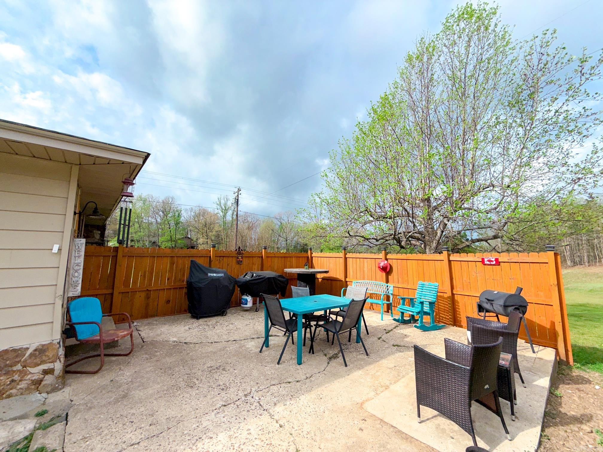 847 Highway 16E Clinton, AR 72031