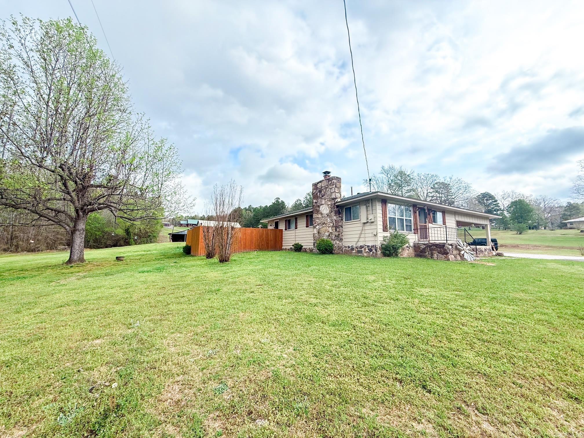 847 Highway 16E Clinton, AR 72031