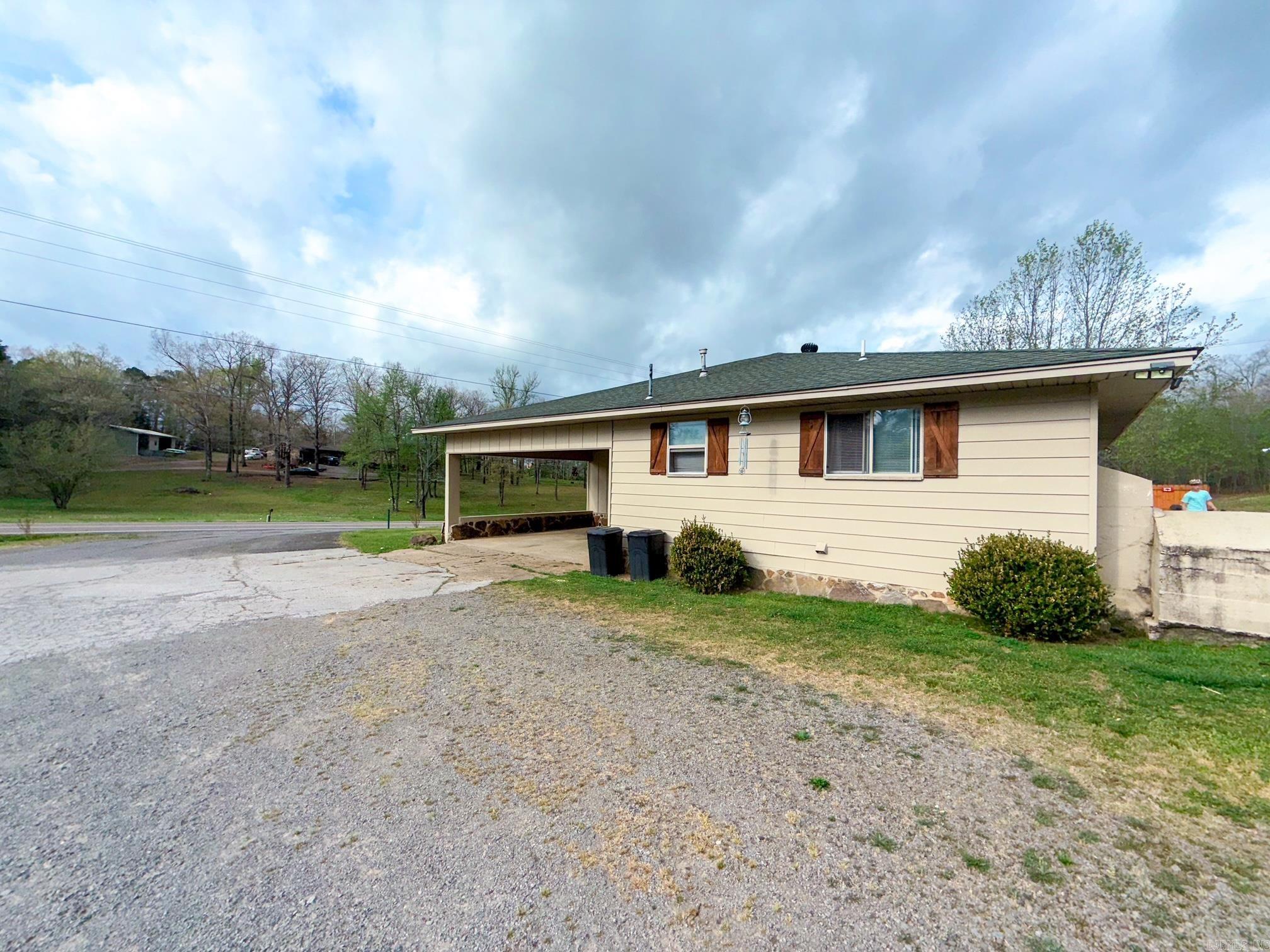 847 Highway 16E  Clinton, AR