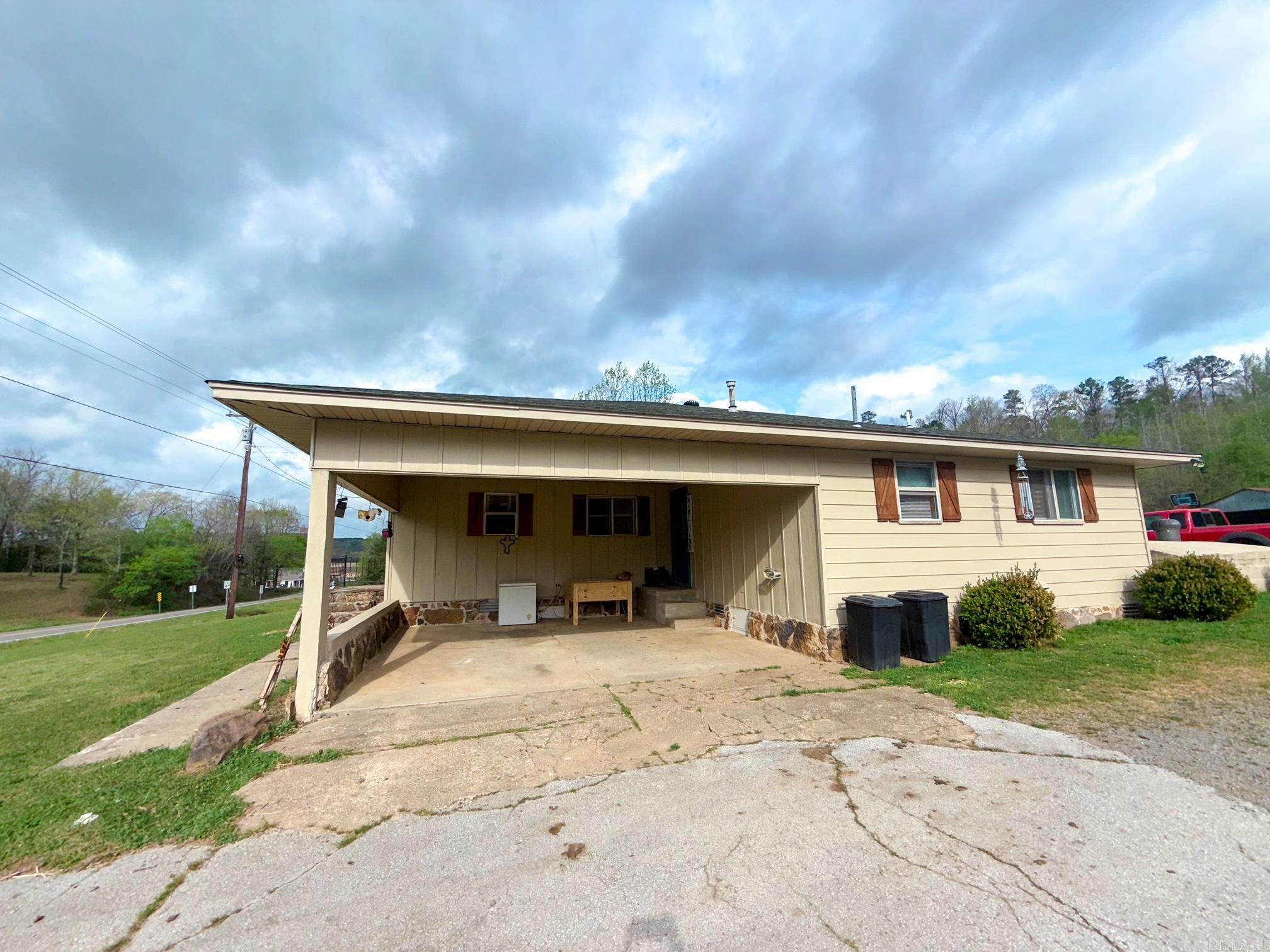 847 Highway 16E  Clinton, AR