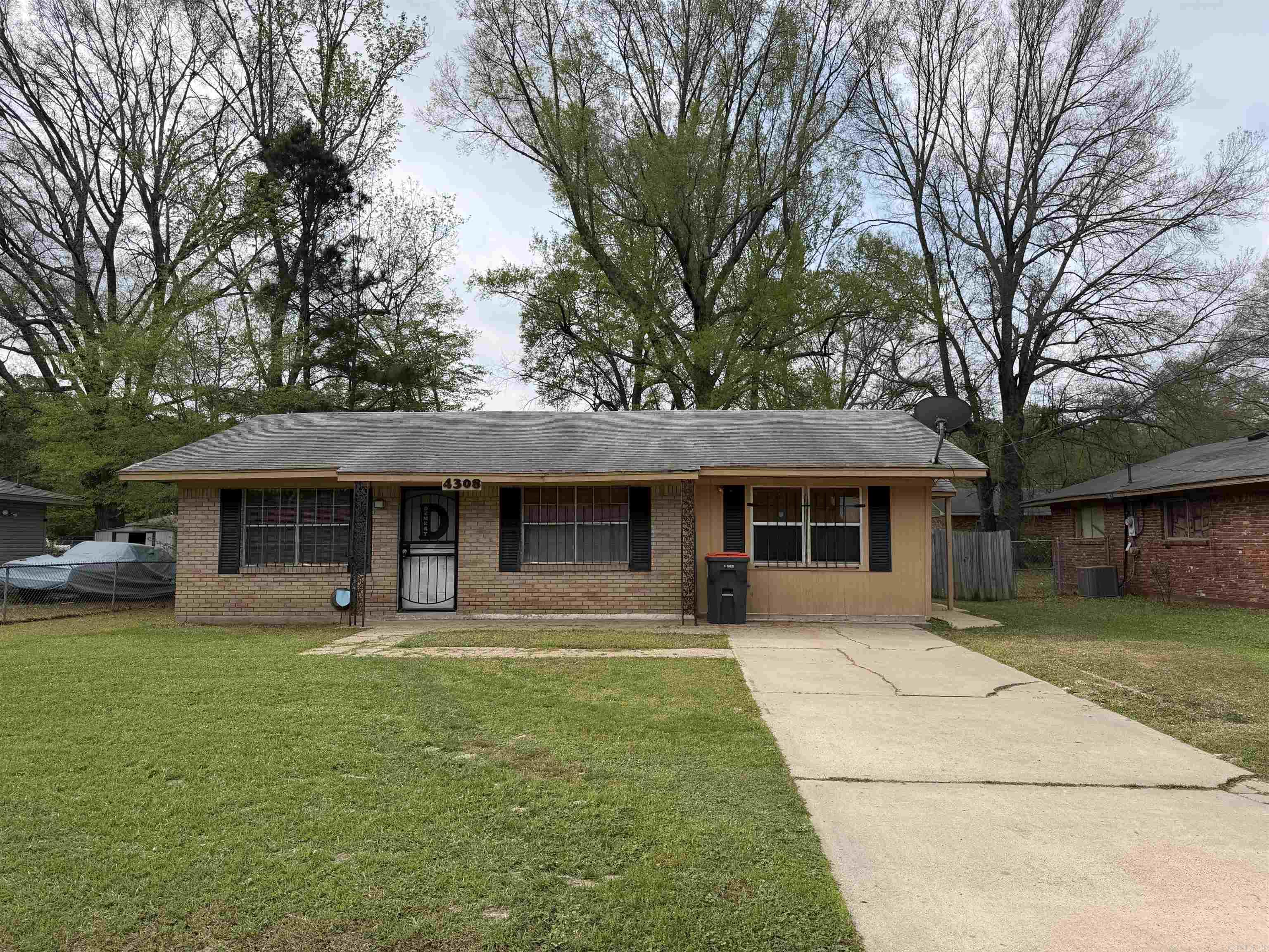 3803 W 17th  Pine Bluff, AR