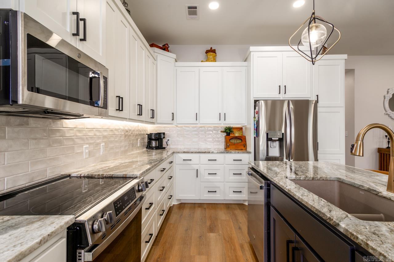 25 Dandelion  Greenbrier, AR