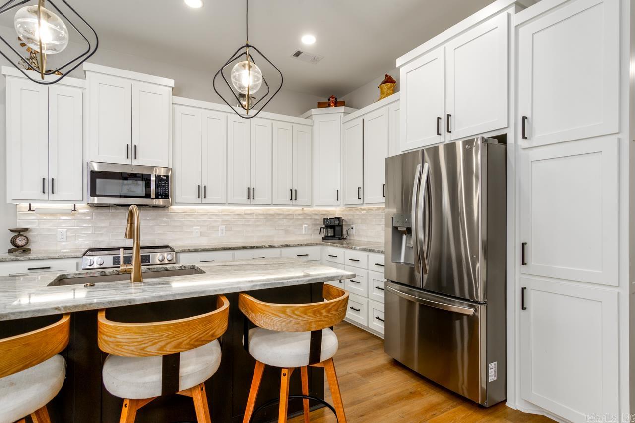 25 Dandelion  Greenbrier, AR