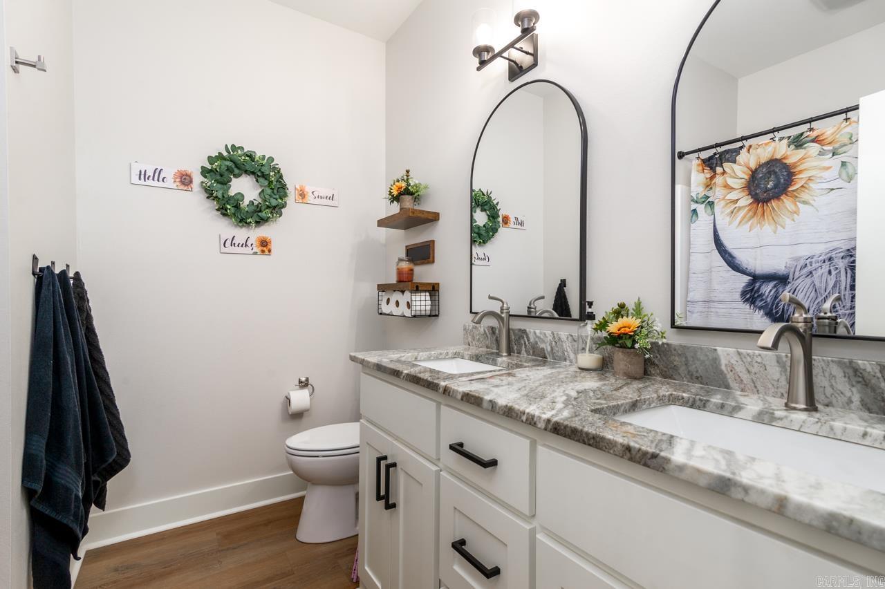 25 Dandelion  Greenbrier, AR