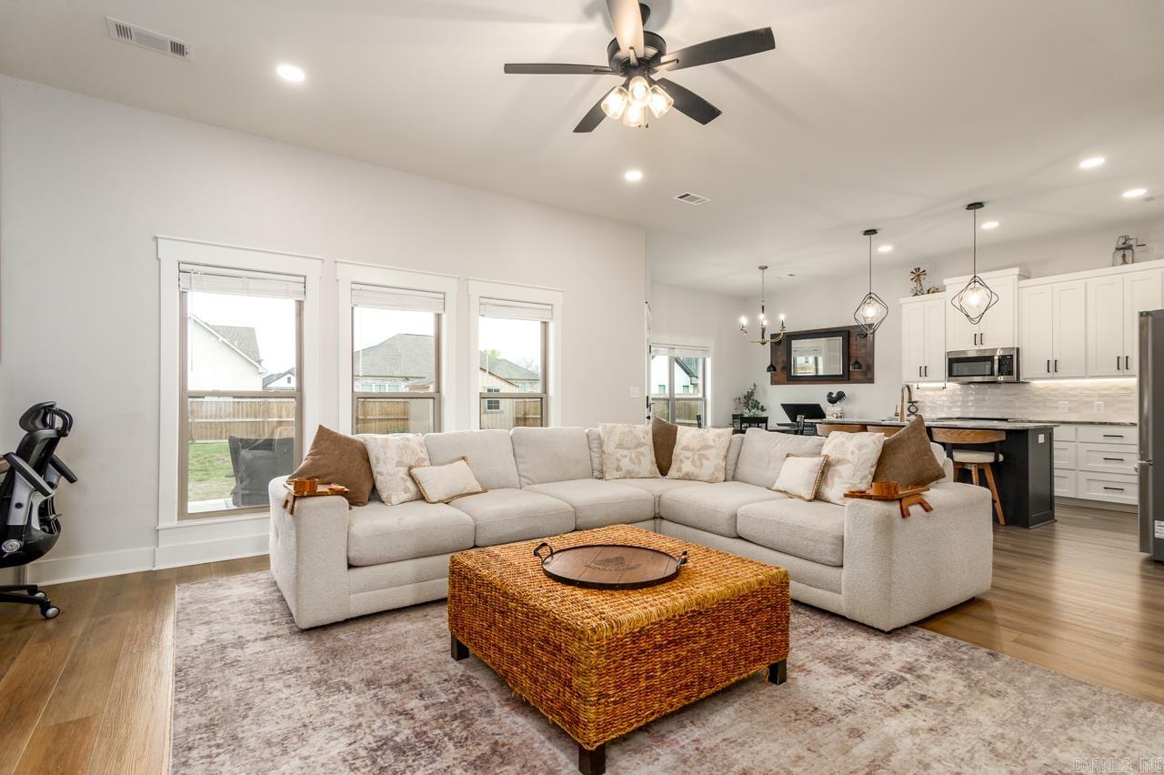 25 Dandelion  Greenbrier, AR