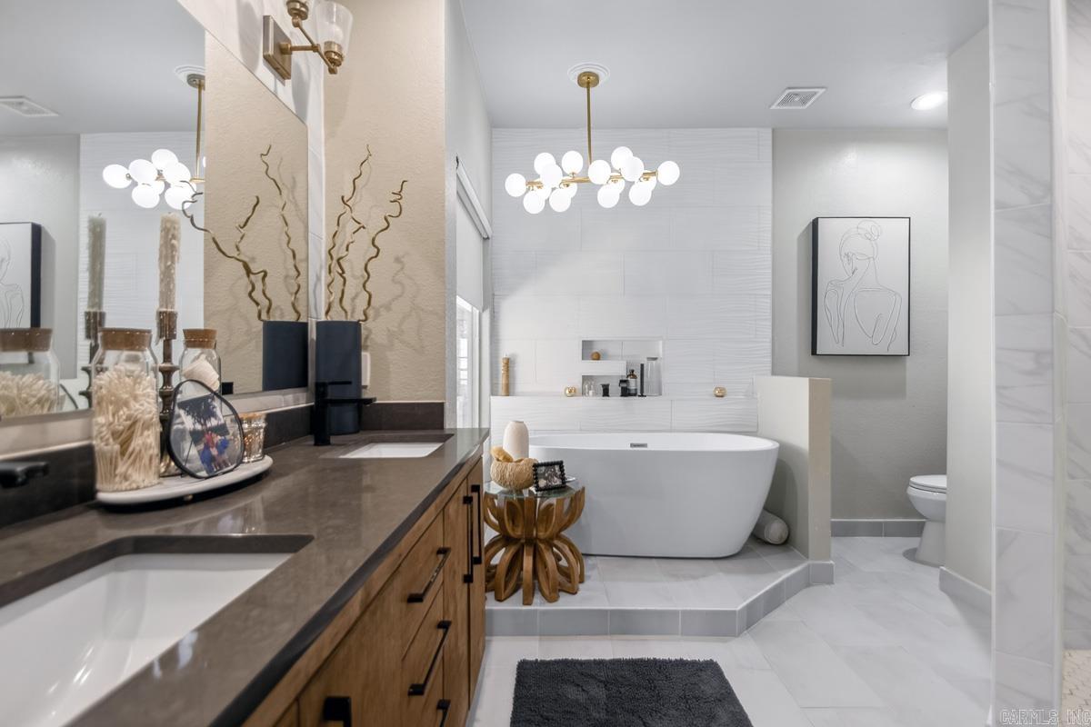 2711 Johnson Ln  Benton, AR