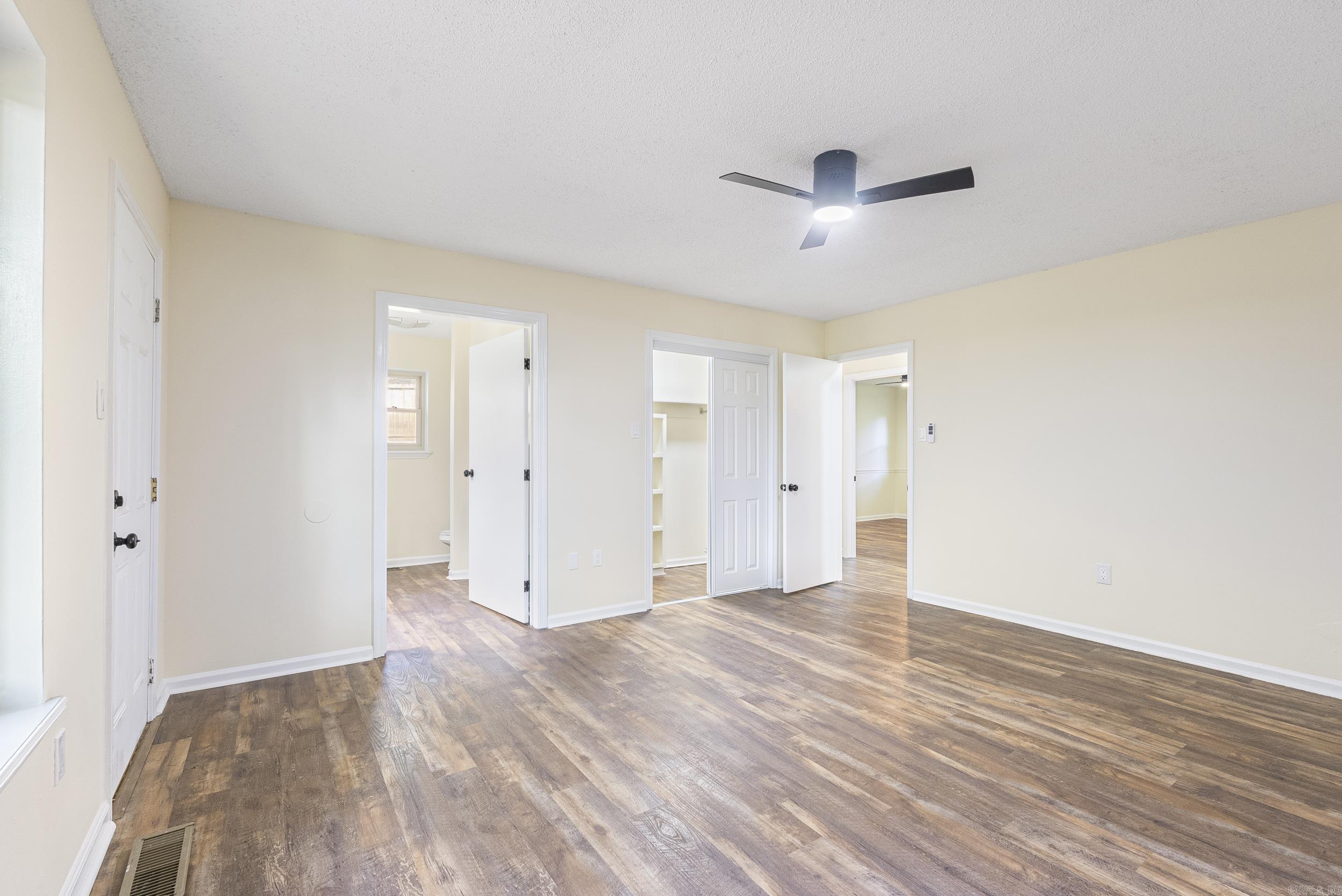 5 Random Oaks  Maumelle, AR