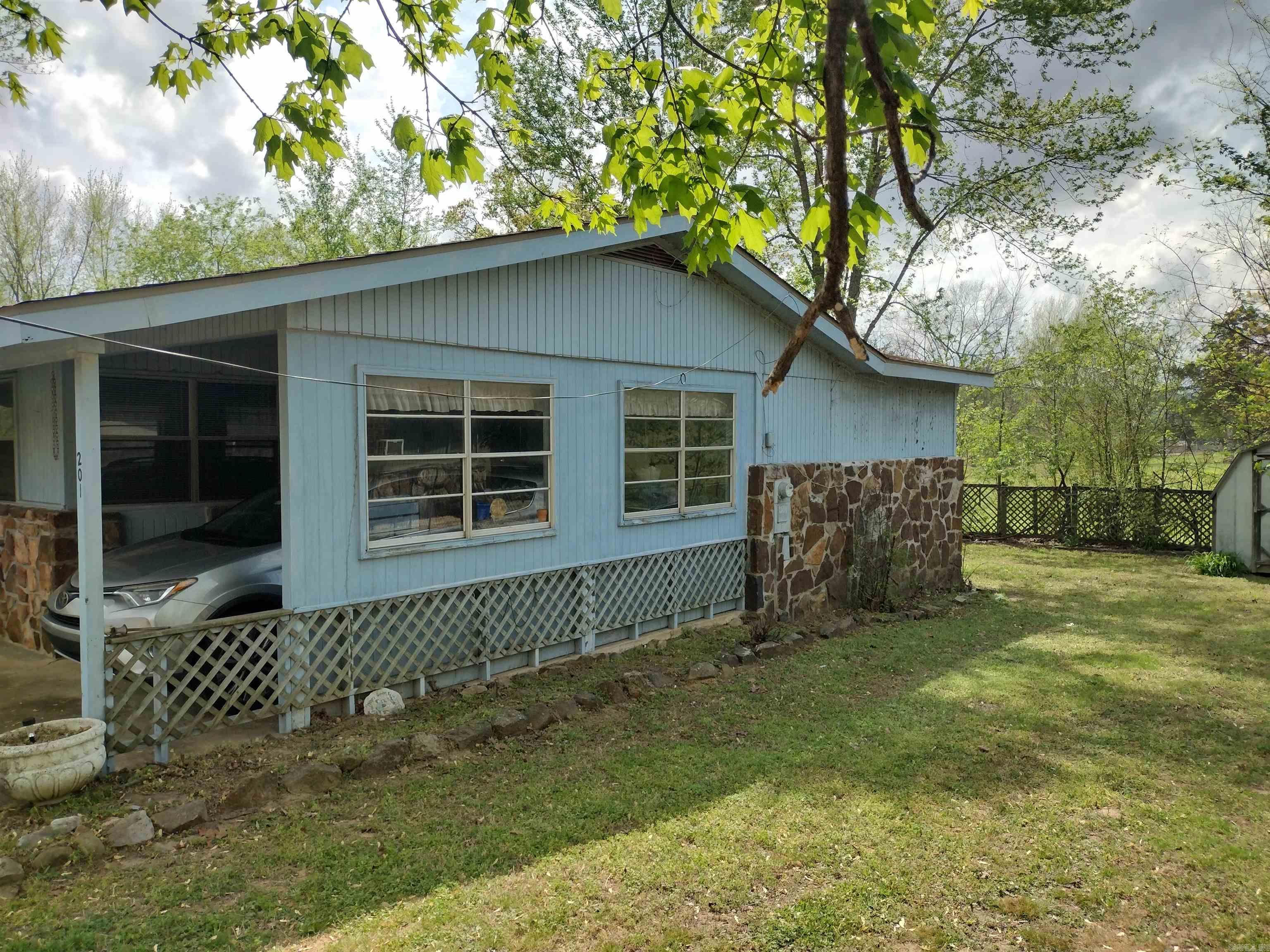 201 S Vine  Mountain View, AR