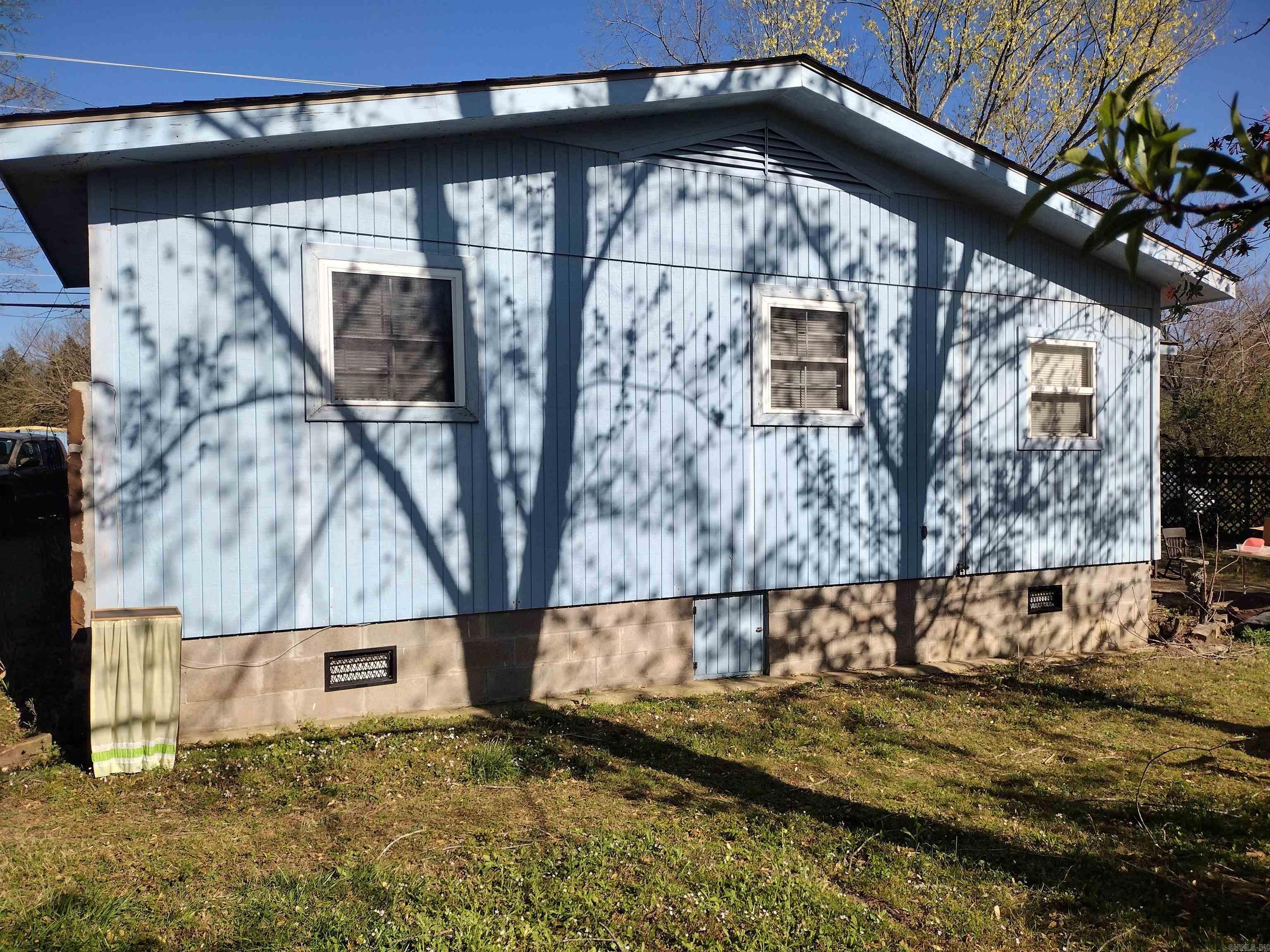 201 S Vine  Mountain View, AR