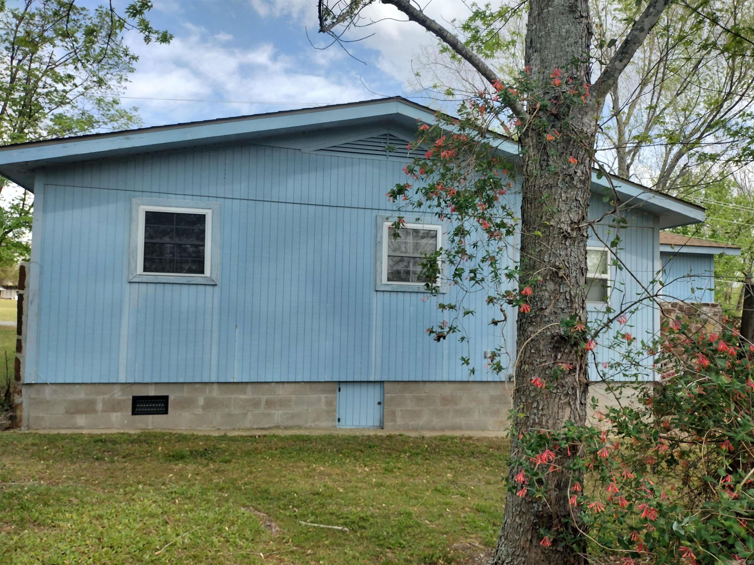 201 S Vine  Mountain View, AR