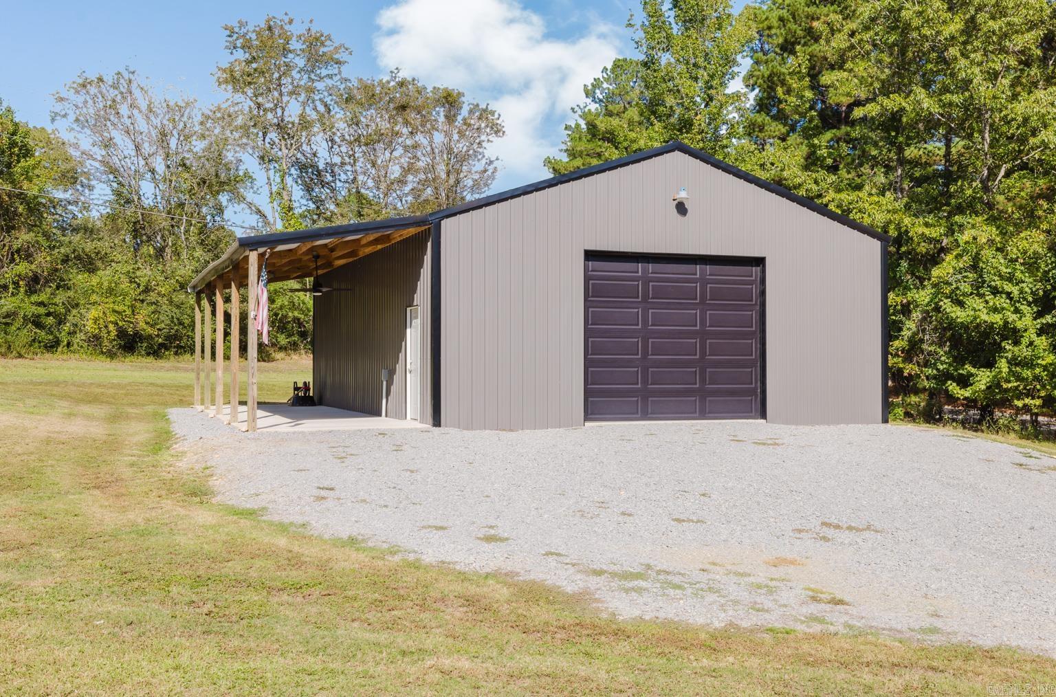 5861 Bauxite Cutoff Road Bauxite, AR 72011