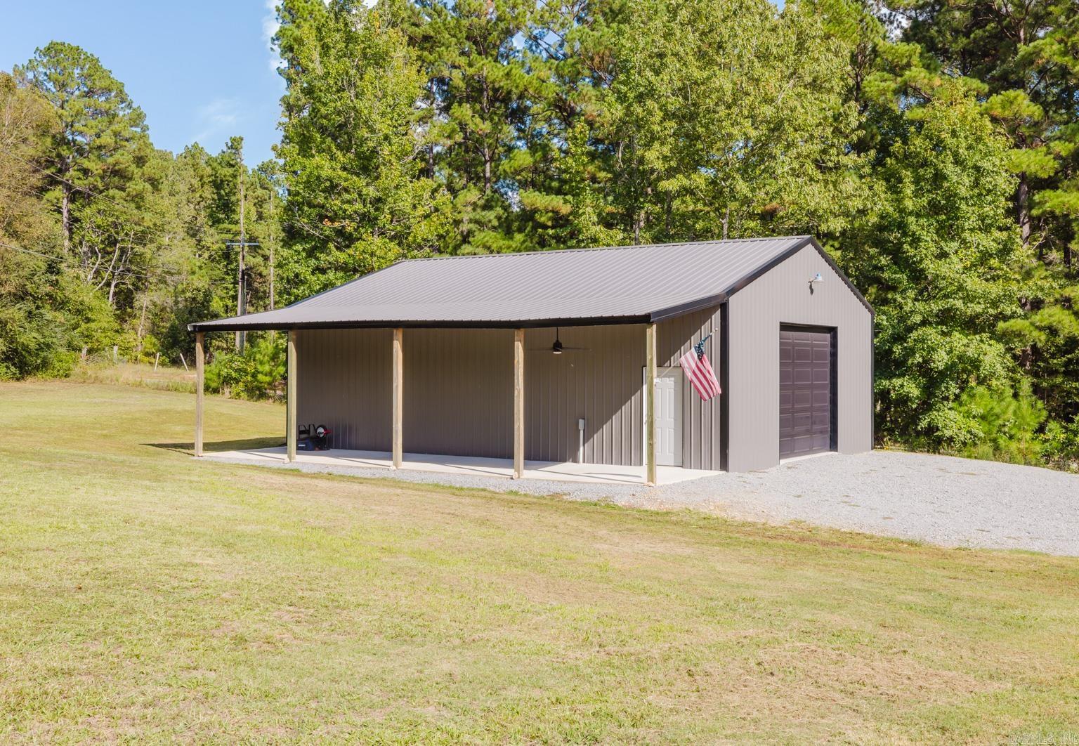 5861 Bauxite Cutoff Road Bauxite, AR 72011