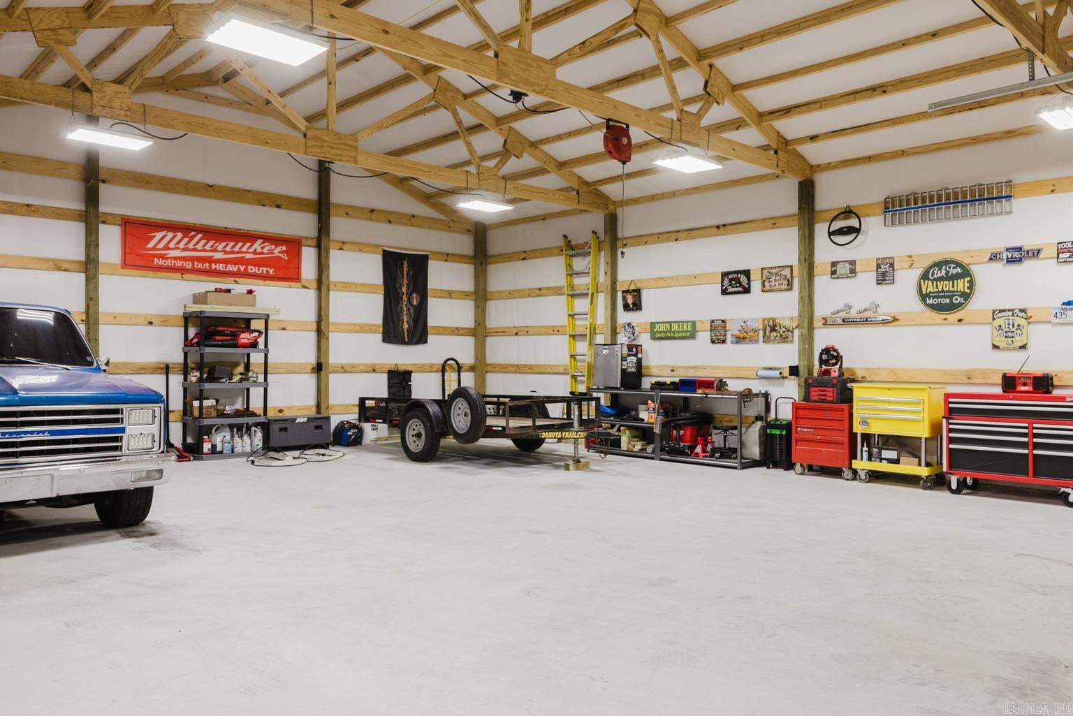 5861 Bauxite Cutoff Road Bauxite, AR 72011