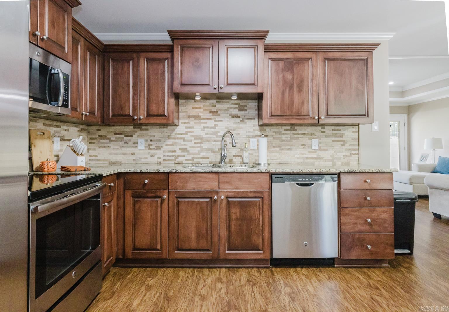 5861 Bauxite Cutoff Road Bauxite, AR 72011