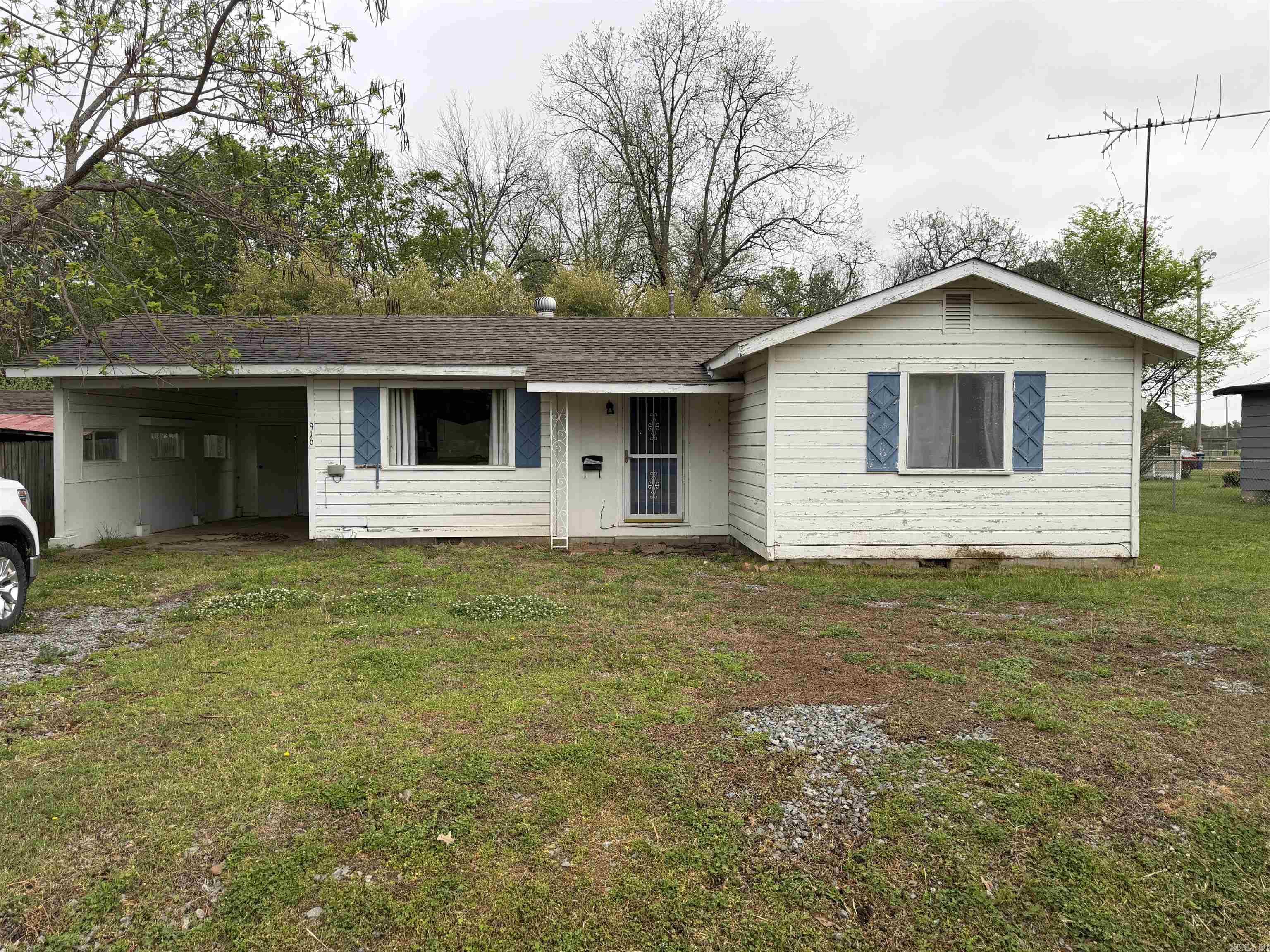 916 N North St  Clarendon, AR