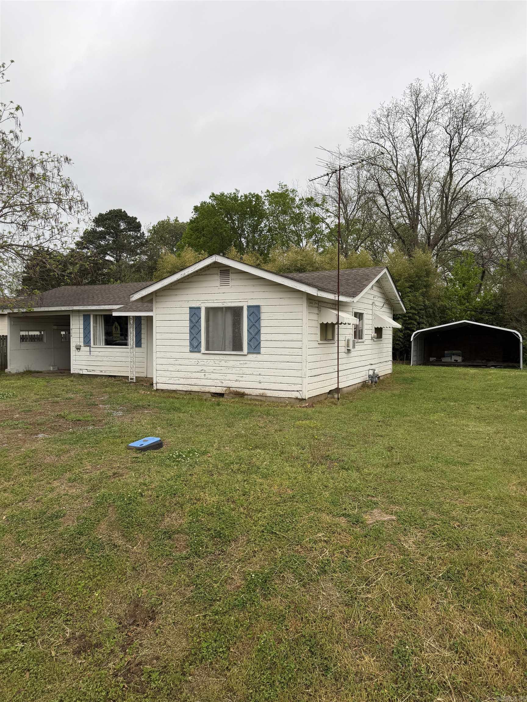 916 N North St  Clarendon, AR